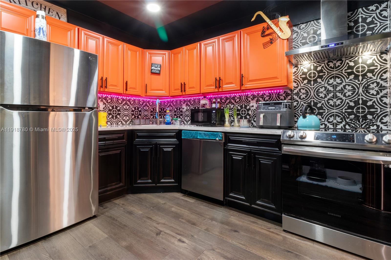 COMMODORE PLAZA CONDO - Residential