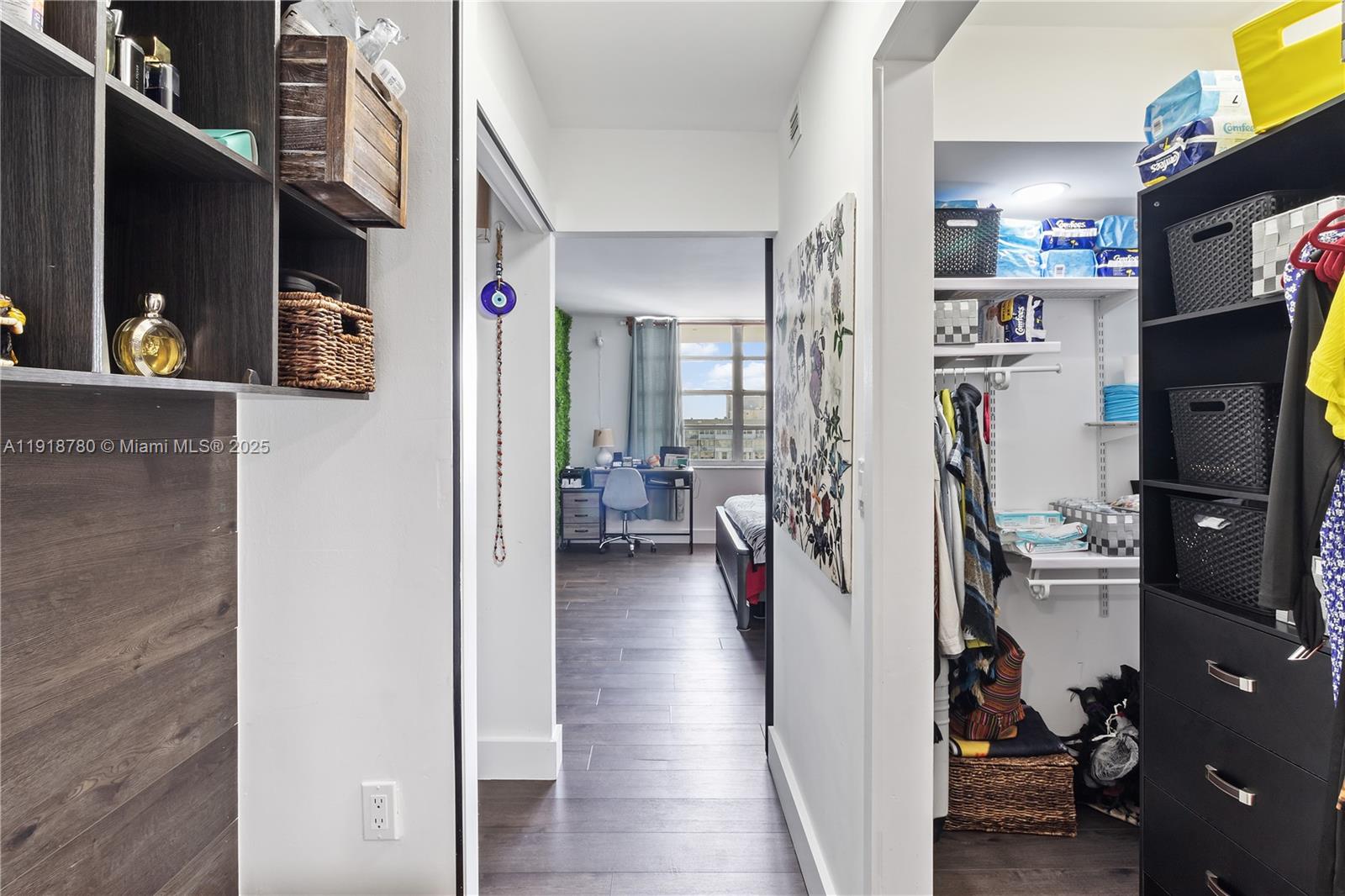 COMMODORE PLAZA CONDO - Residential