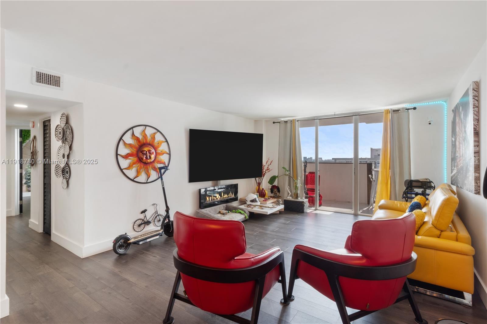 2780 NE 183rd St 2114