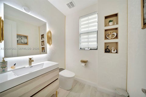 Tiny photo for 11355 SW 14th St, Pembroke Pines, FL 33025 (MLS # A12047561)