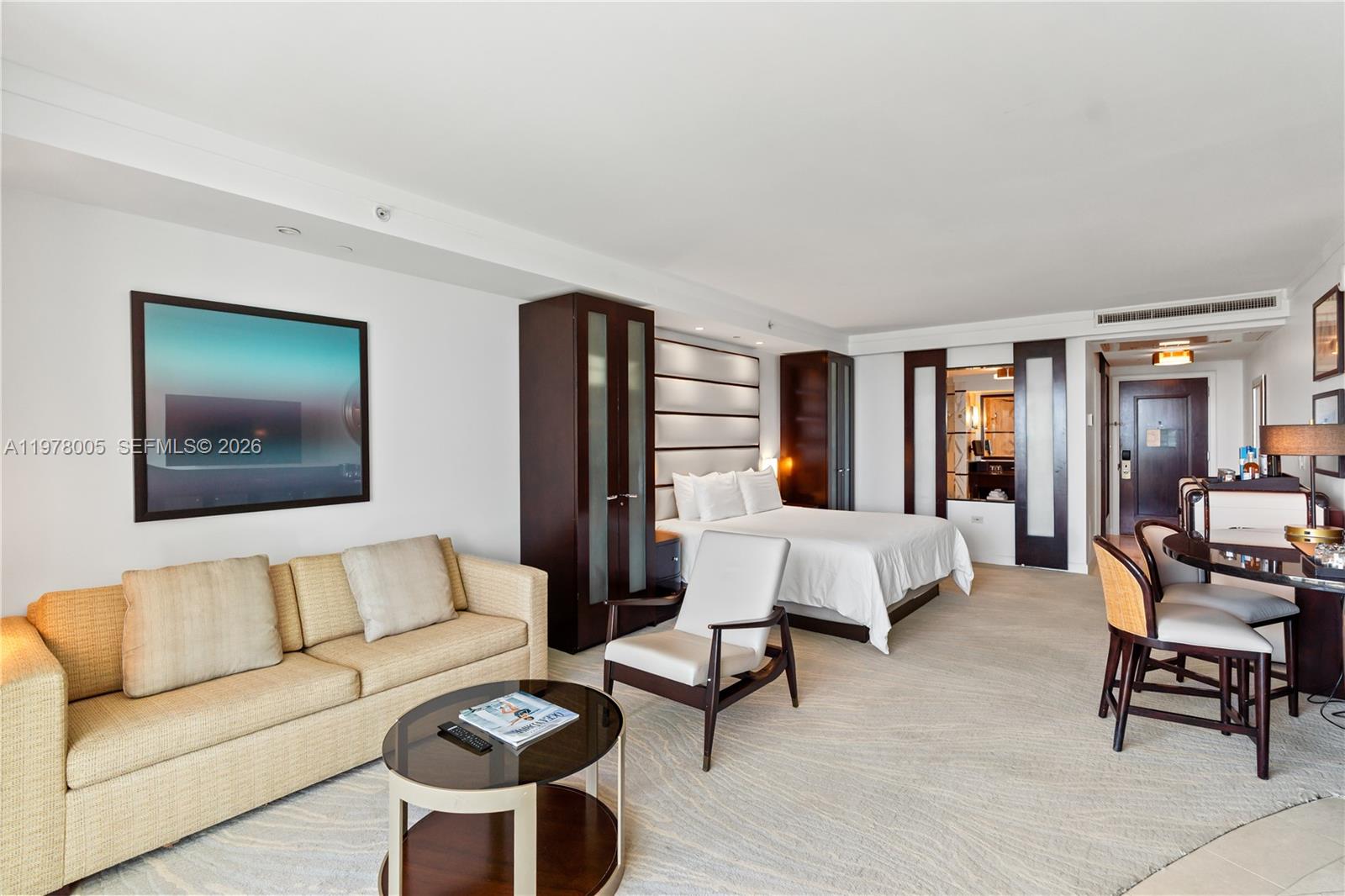 FONTAINEBLEAU III - Residential