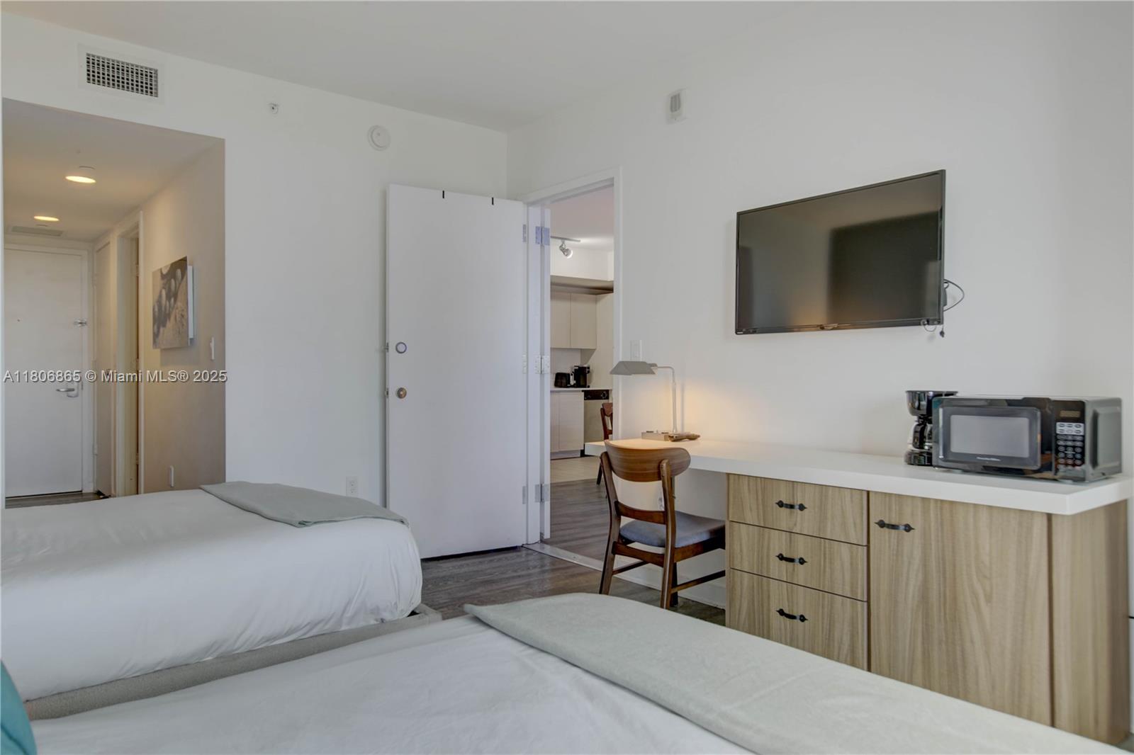 BEACHWALK CONDOMINIUM - Residential