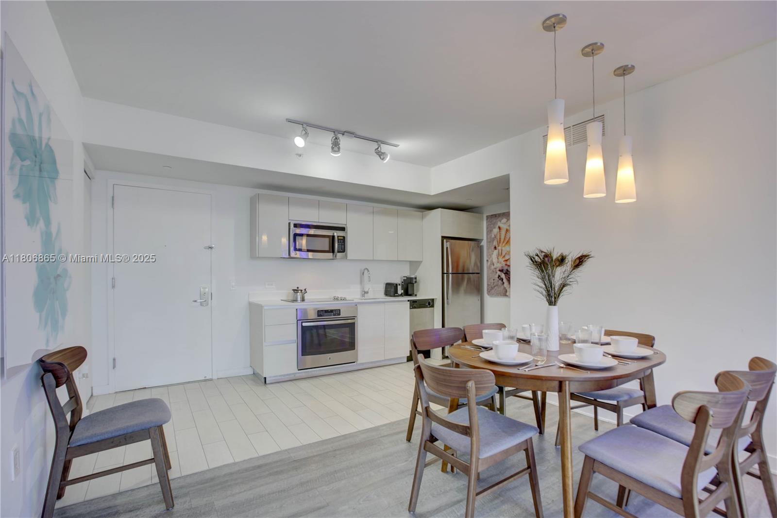 BEACHWALK CONDOMINIUM - Residential