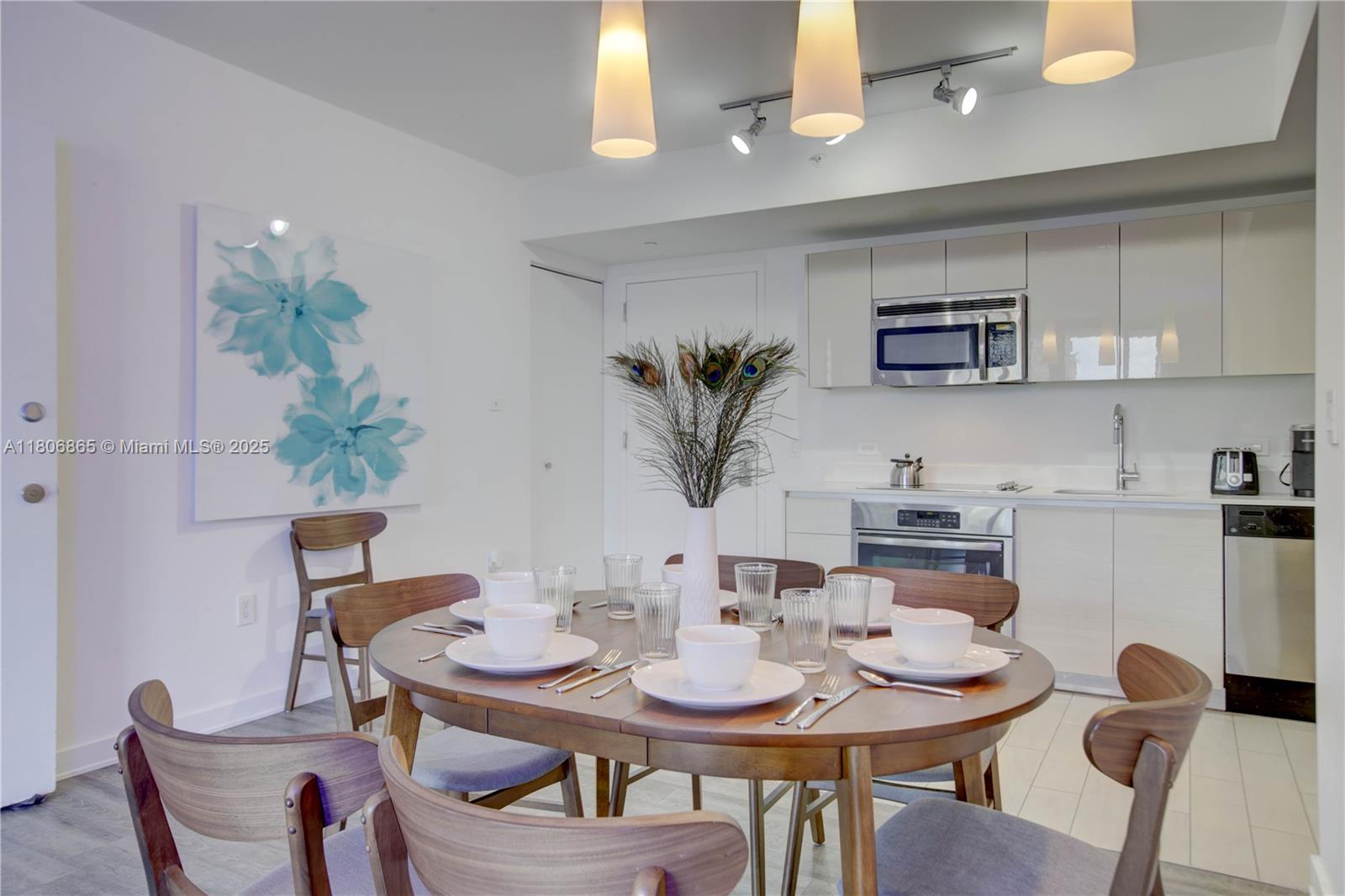 BEACHWALK CONDOMINIUM - Residential