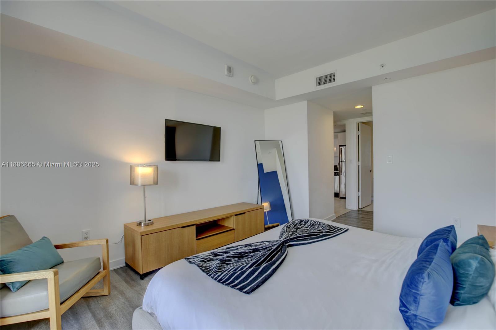 BEACHWALK CONDOMINIUM - Residential