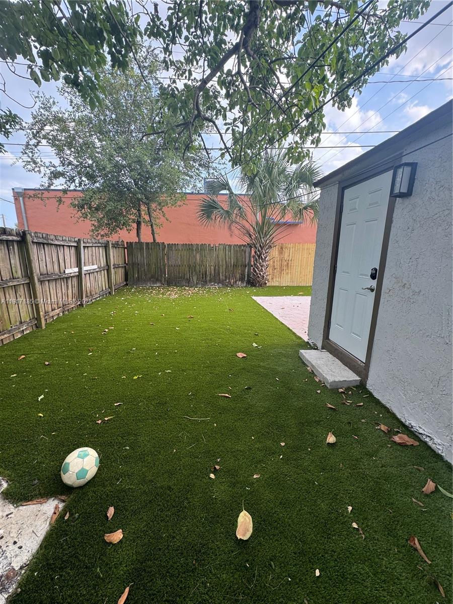 SEVENTH AVE PARK - Residential Lease