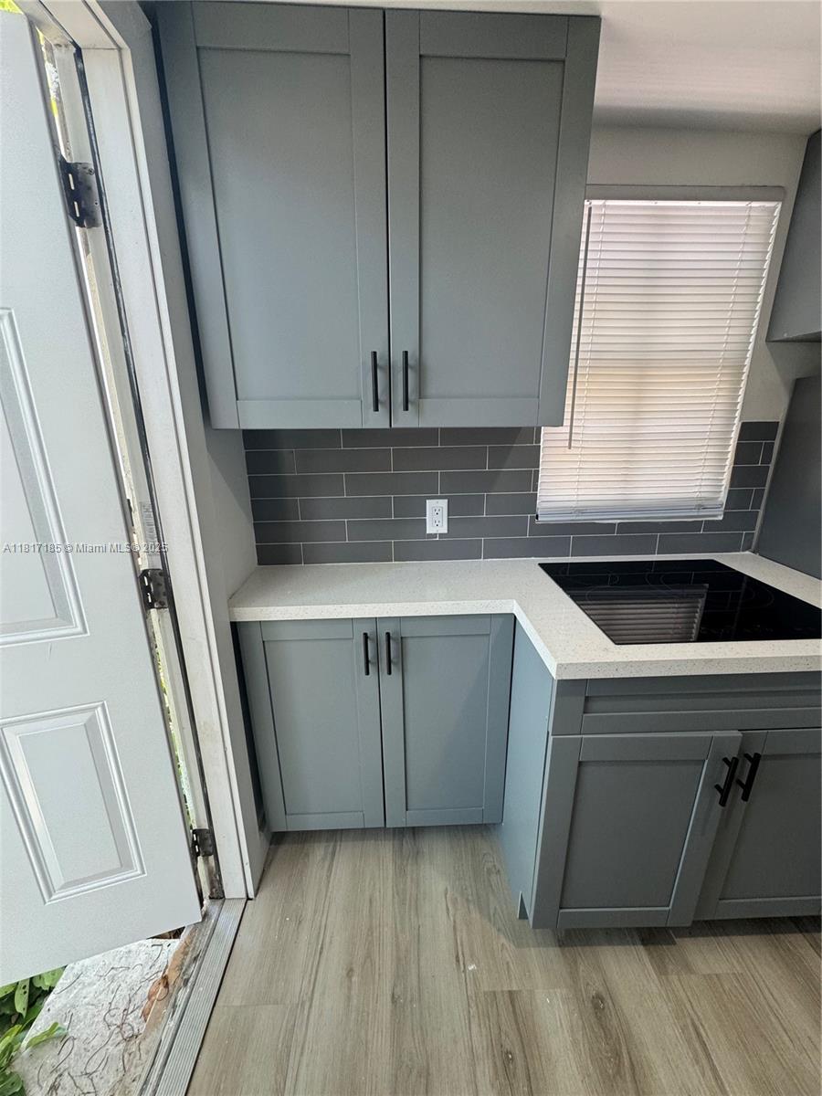 SEVENTH AVE PARK - Residential Lease