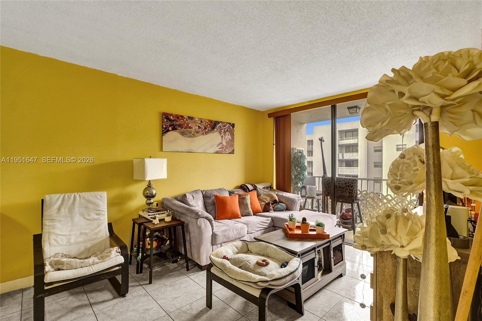 FONTAINEBLEAU GARDENS CON - Residential