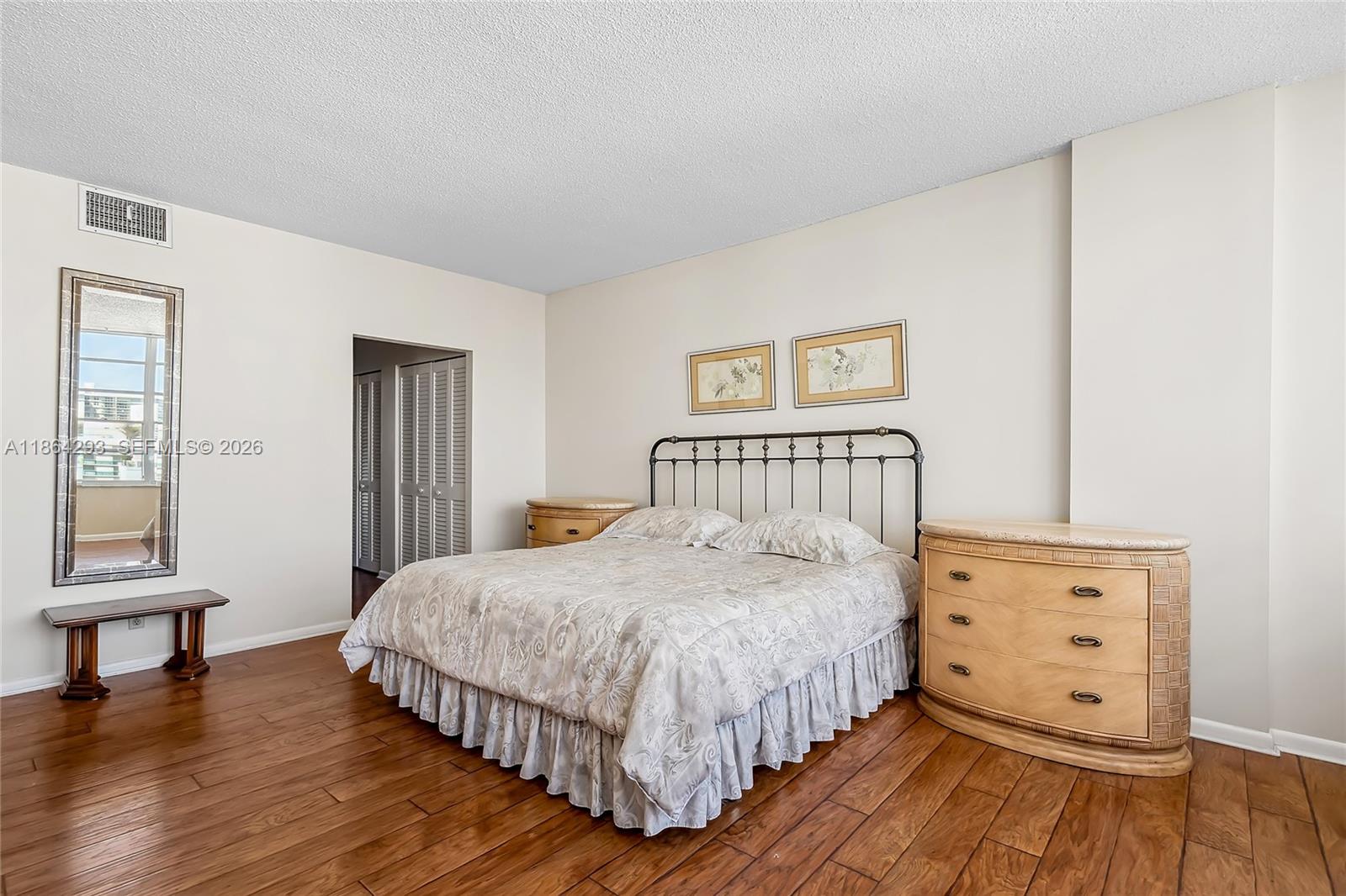 IMPERIAL TOWERS CONDO - Residential