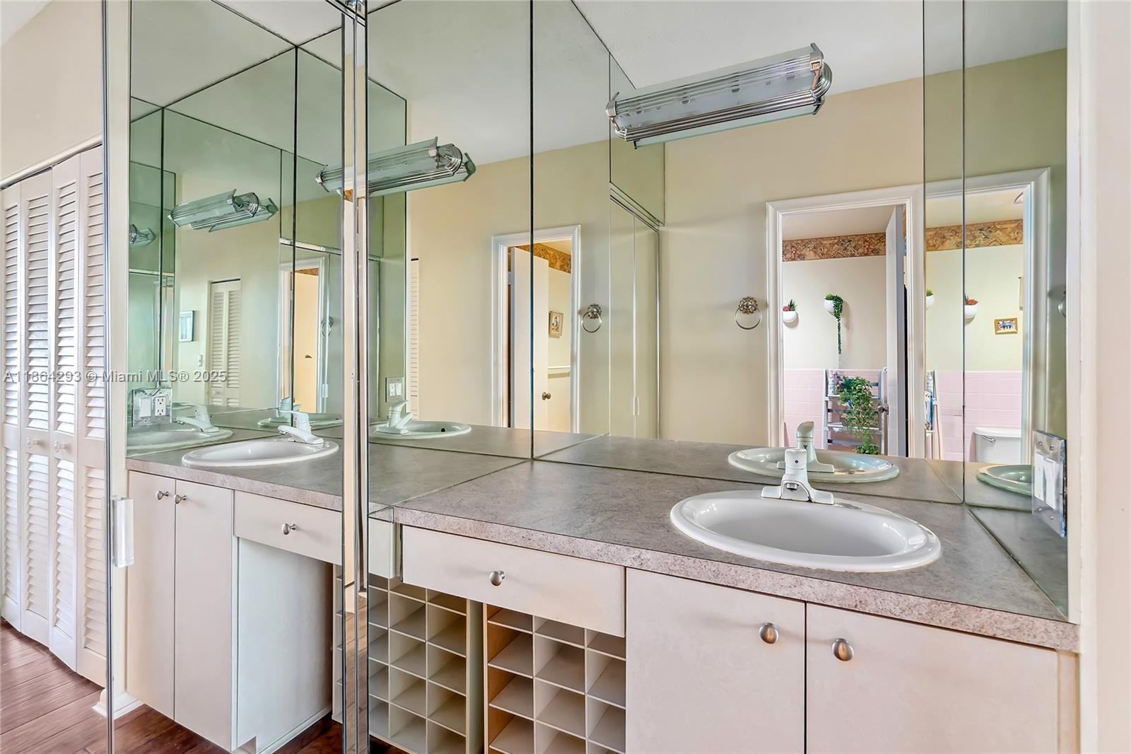 IMPERIAL TOWERS CONDO - Residential