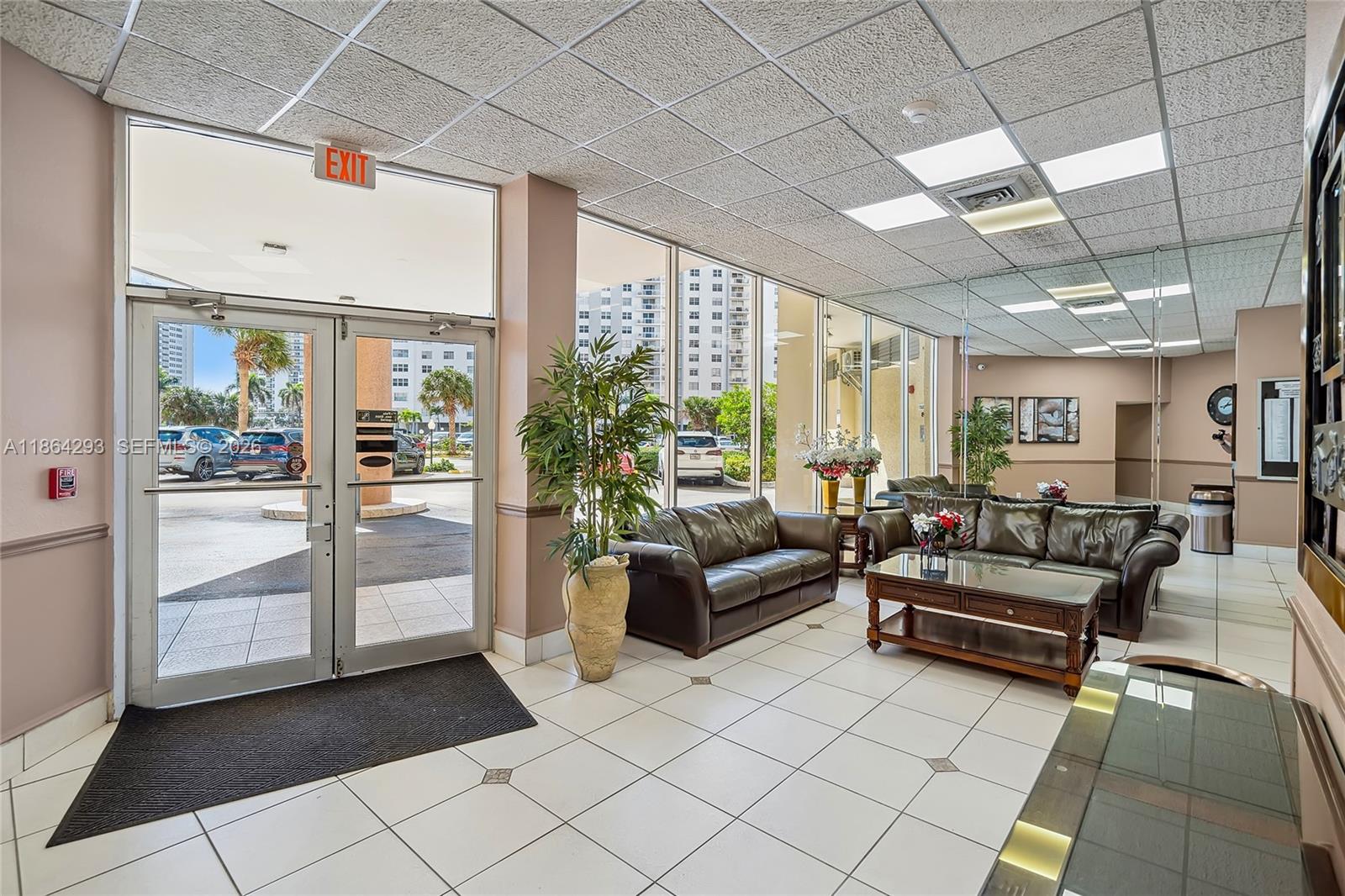 IMPERIAL TOWERS CONDO - Residential