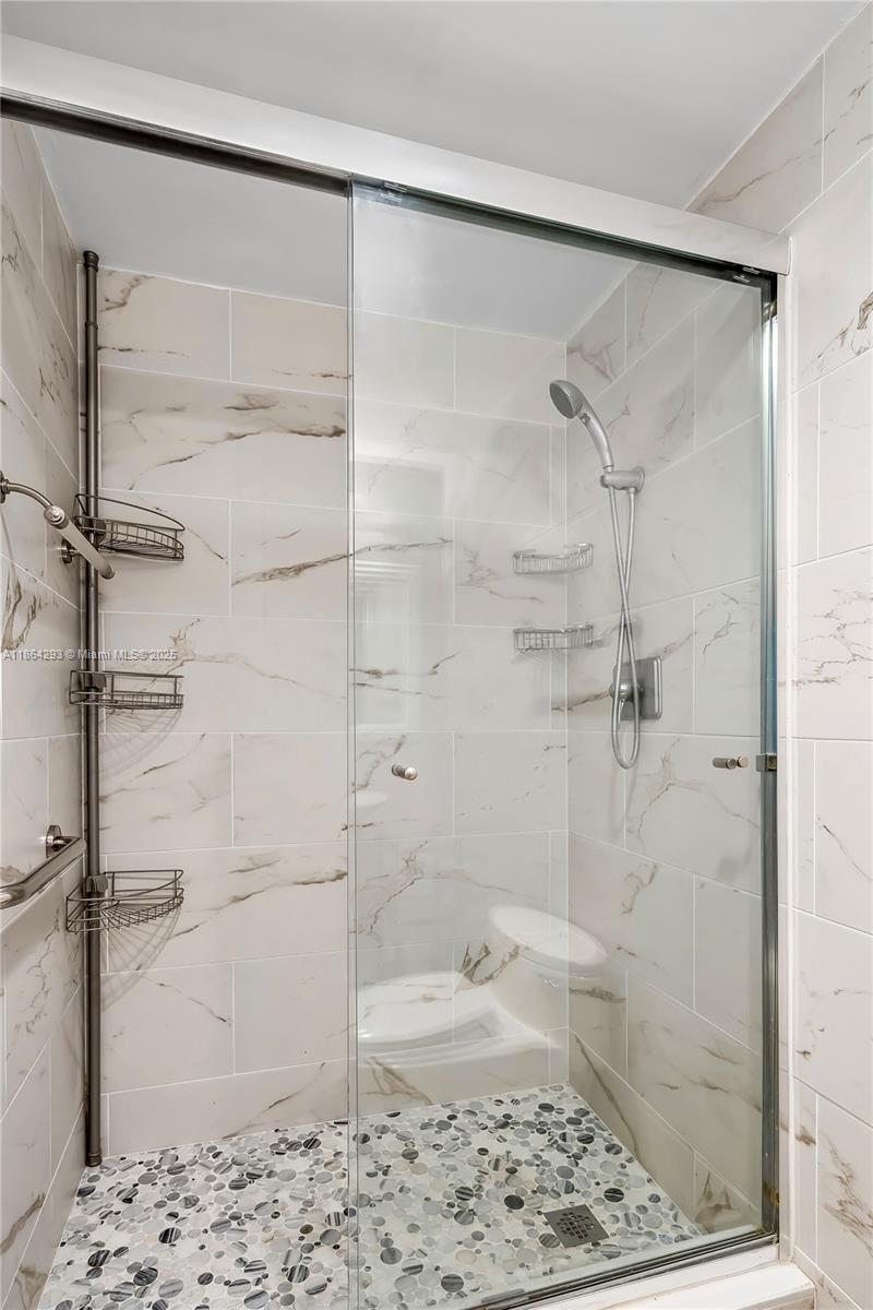 IMPERIAL TOWERS CONDO - Residential