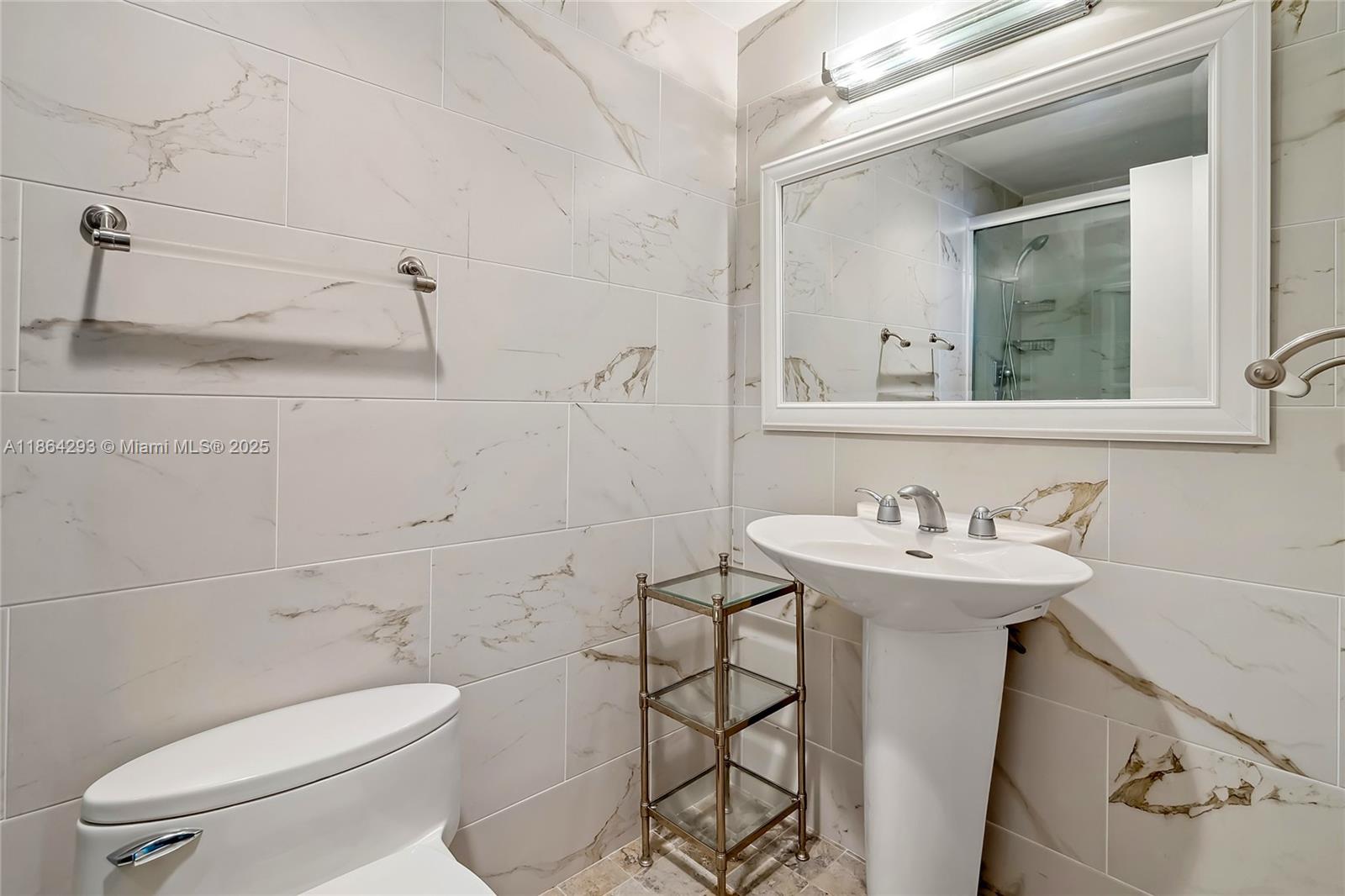 IMPERIAL TOWERS CONDO - Residential