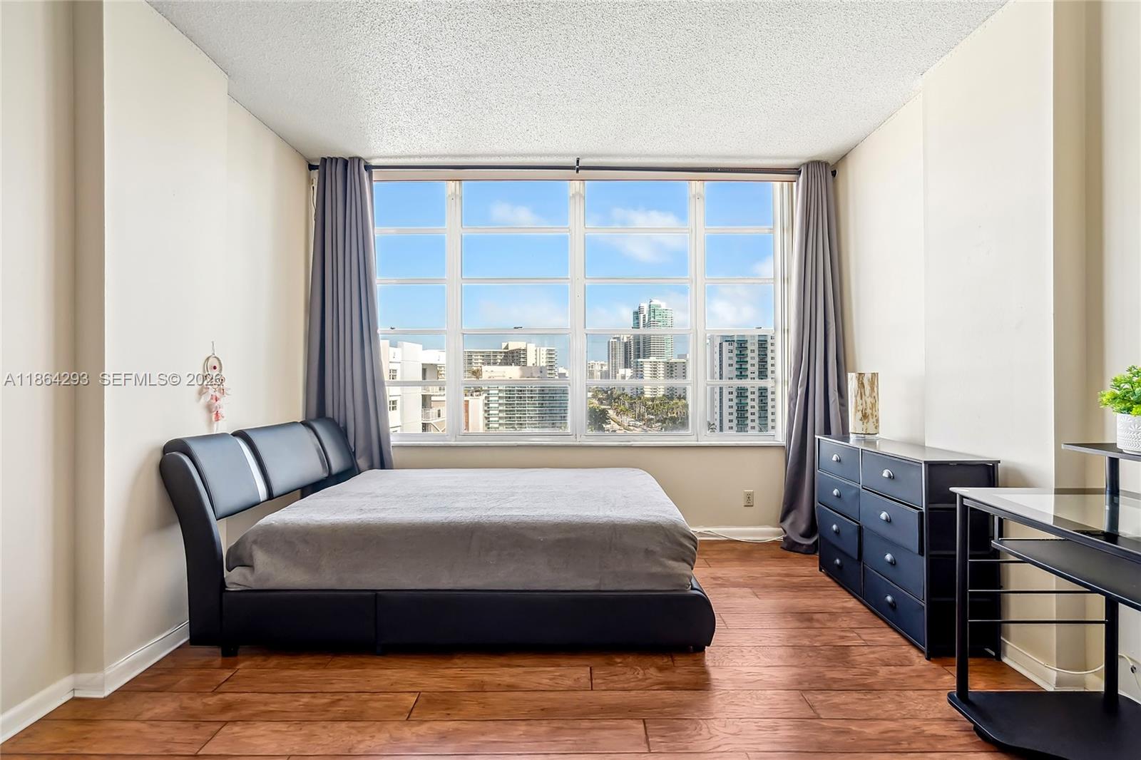 IMPERIAL TOWERS CONDO - Residential