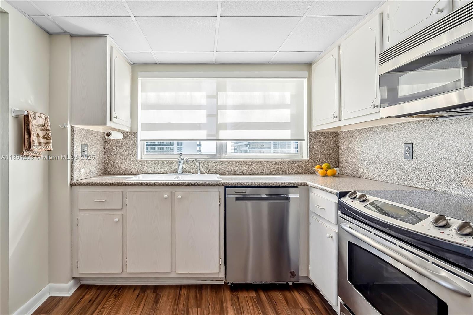 IMPERIAL TOWERS CONDO - Residential