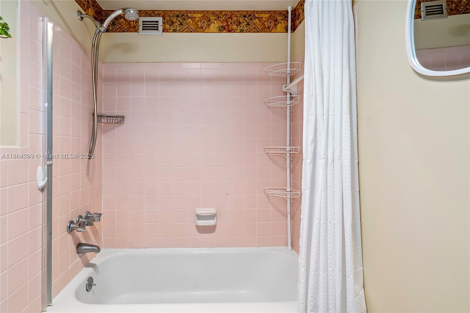 IMPERIAL TOWERS CONDO - Residential