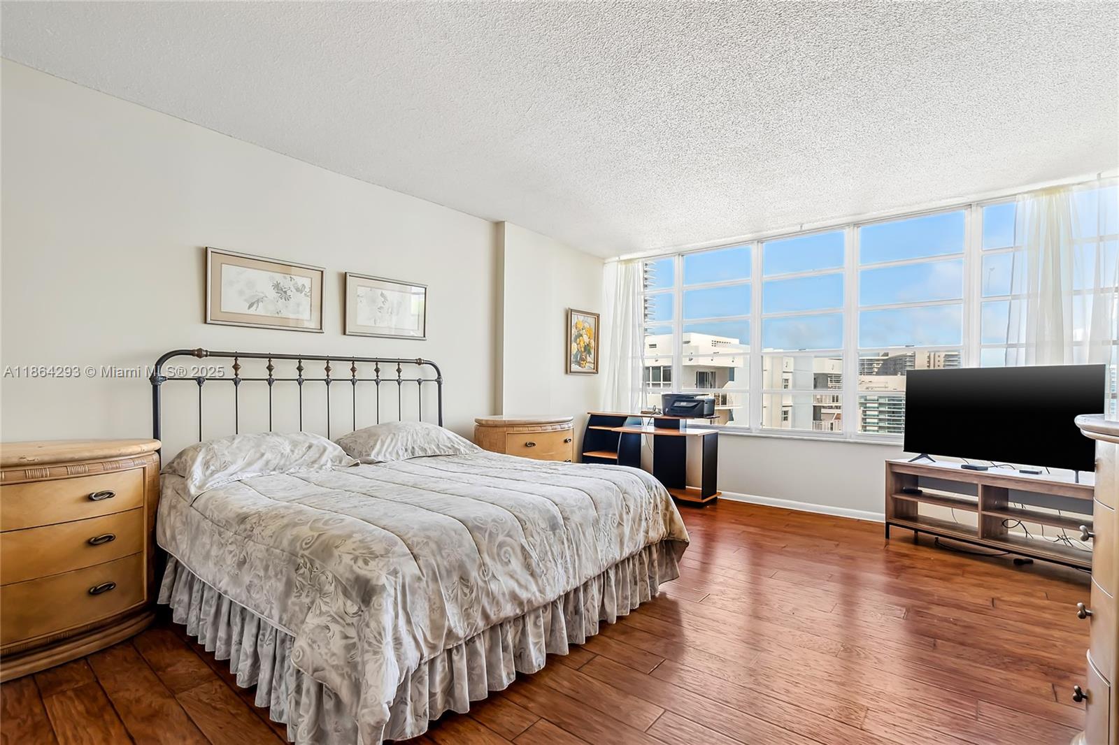 IMPERIAL TOWERS CONDO - Residential