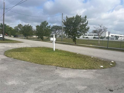 Photo of 9260 SW 164th St, Palmetto Bay, FL 33157 (MLS # A12018044)