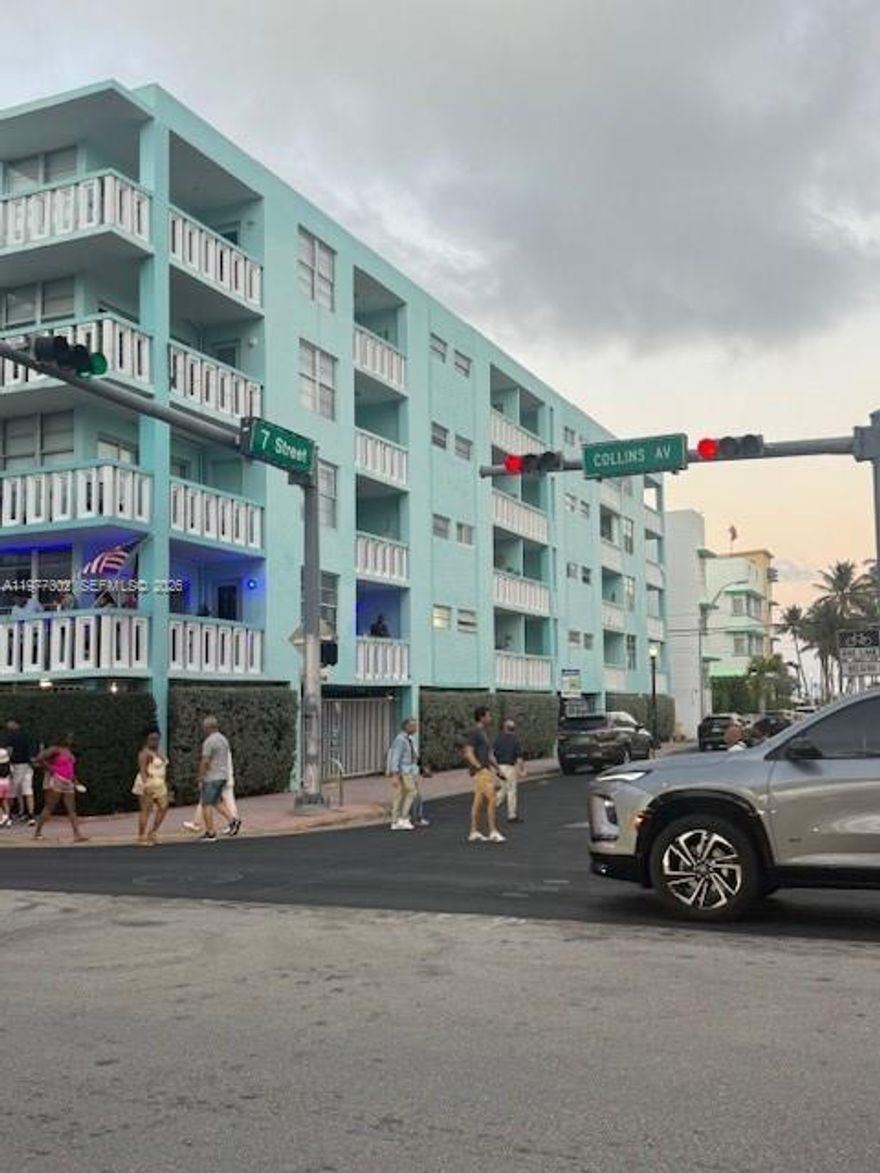 Condo Available for Rent. Spacious Condo in South Beach. With views of Ocean Drive. Excellent location.