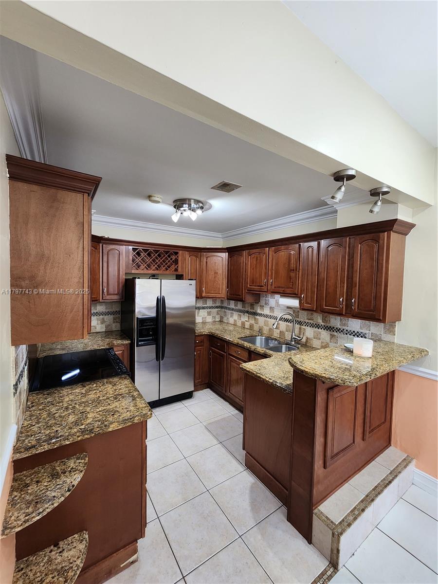4100 NW 5th St 1