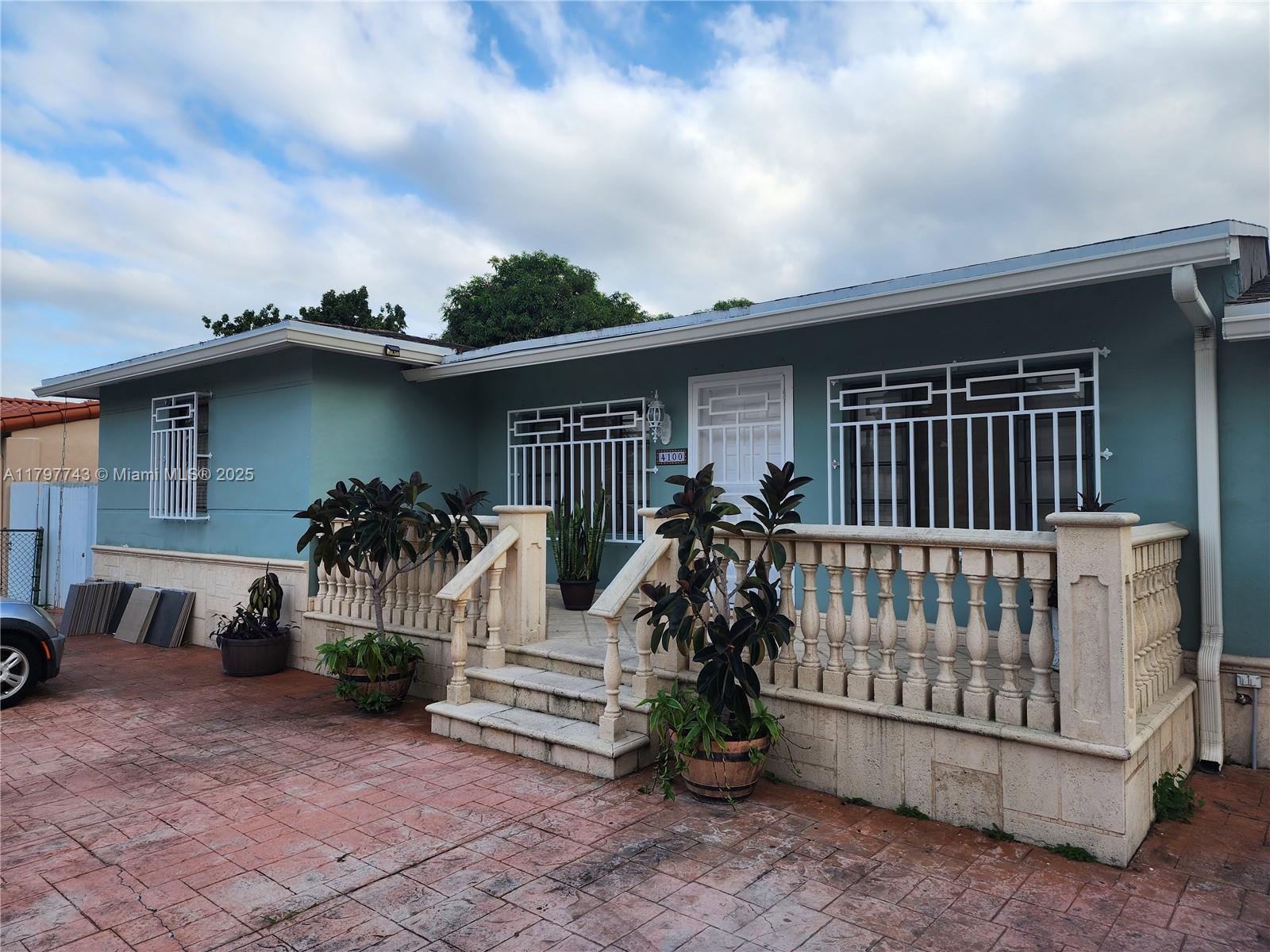 4100 Nw 5th St 1, Miami, Broward County, Florida - 2 Bedrooms  
2 Bathrooms - 