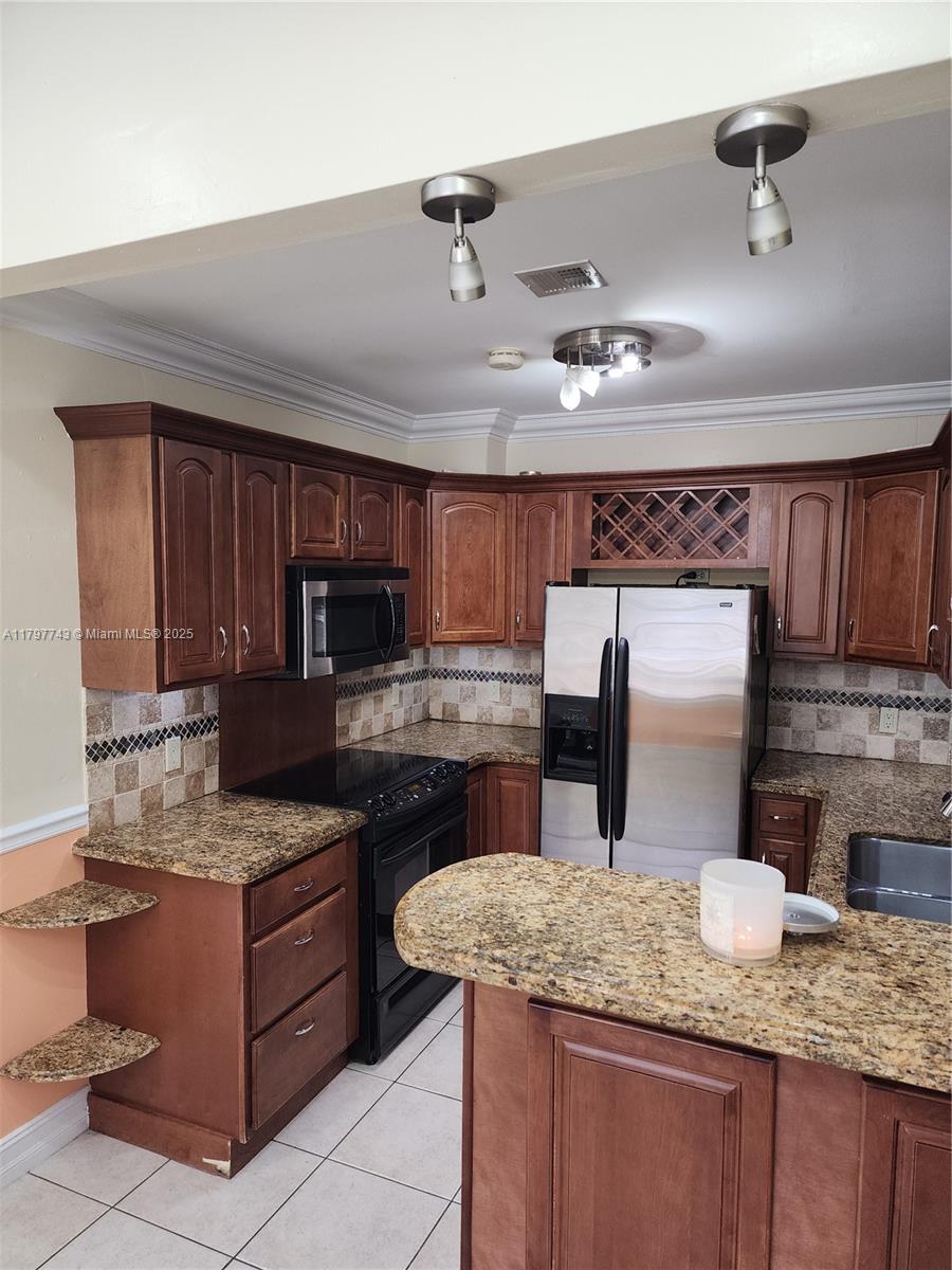 4100 NW 5th St 1