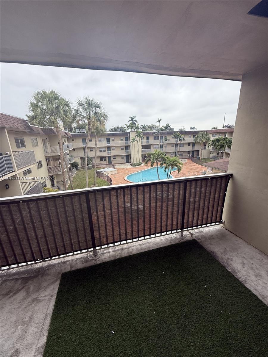 DADELAND PARK CONDO - Residential