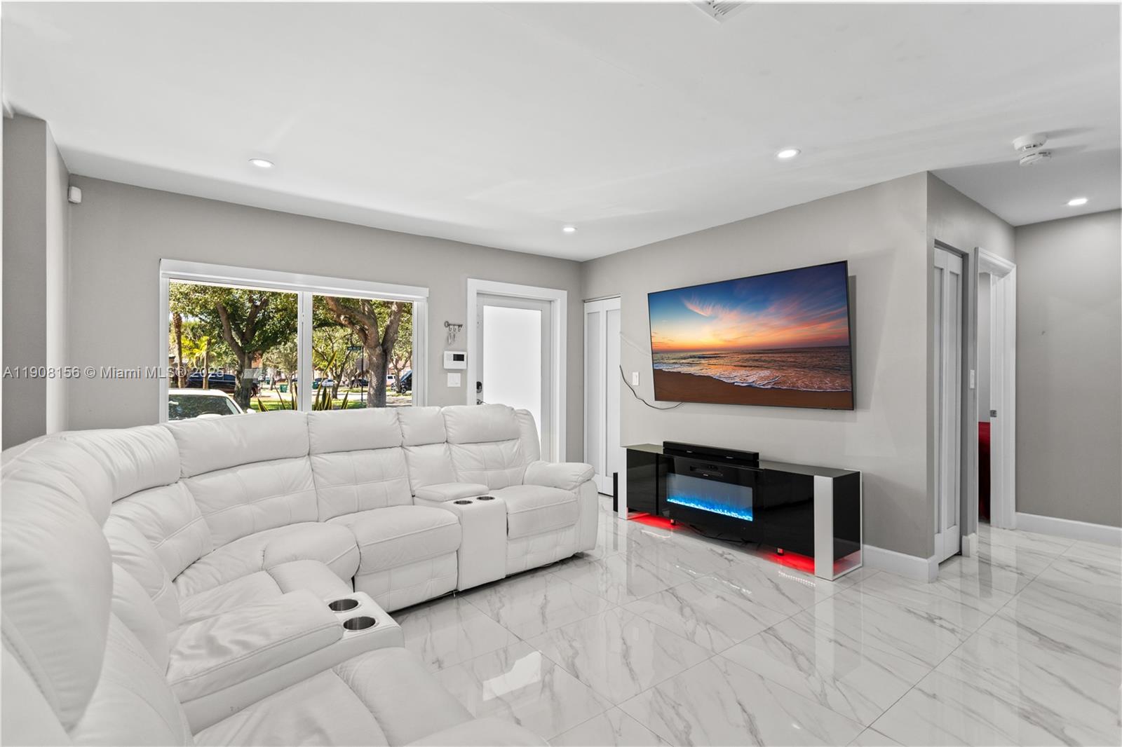 LAKES ON THE GREEN NORTH - Residential