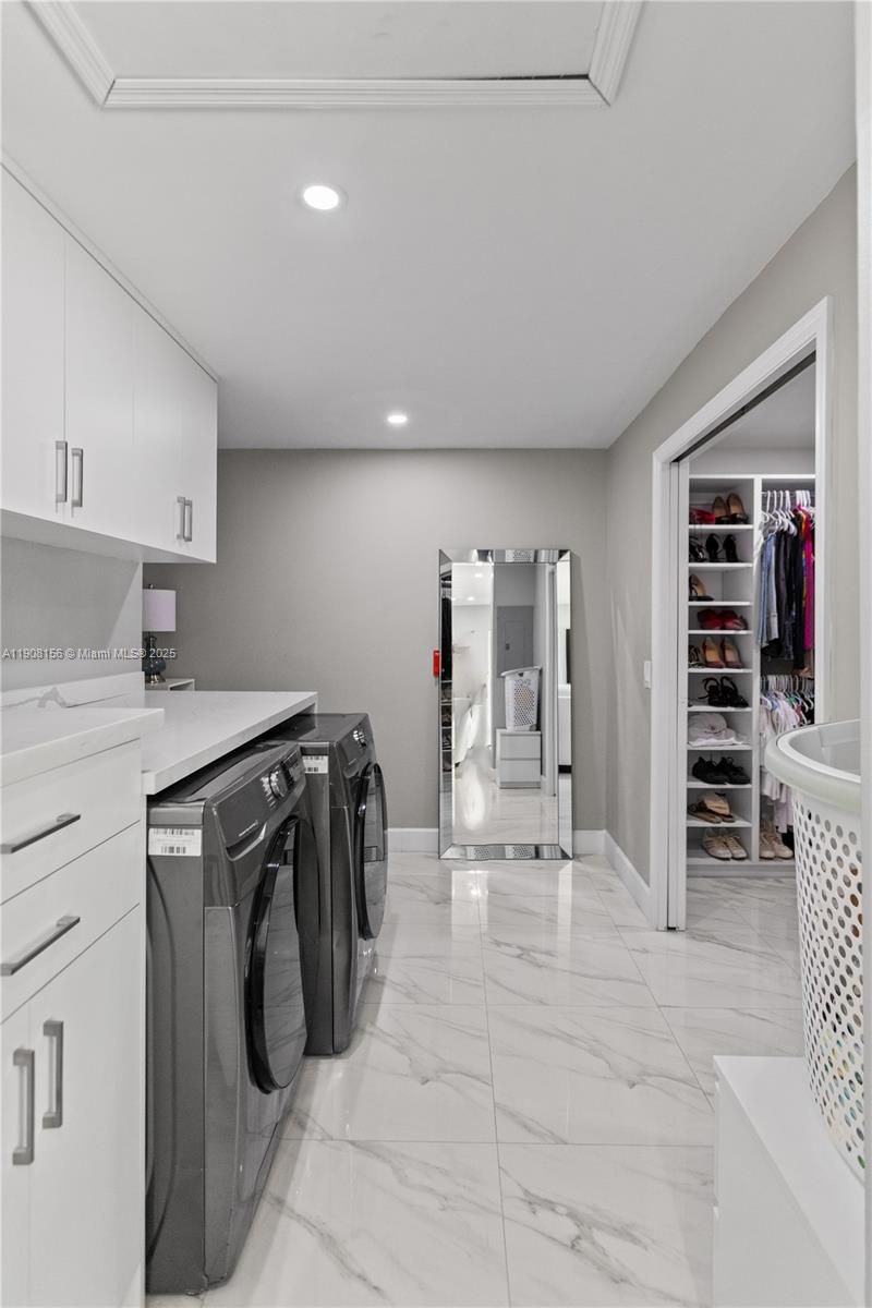 LAKES ON THE GREEN NORTH - Residential