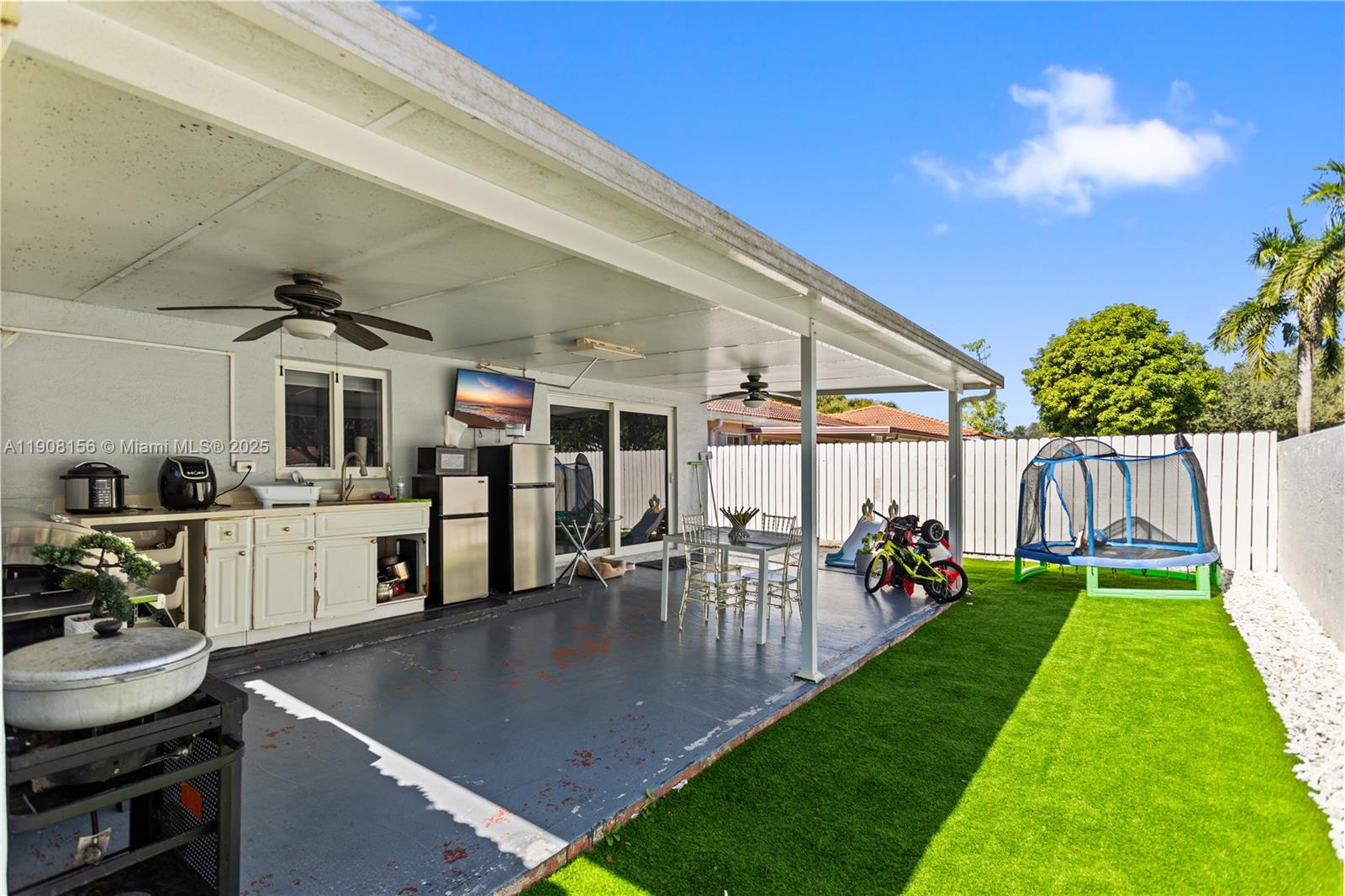 LAKES ON THE GREEN NORTH - Residential