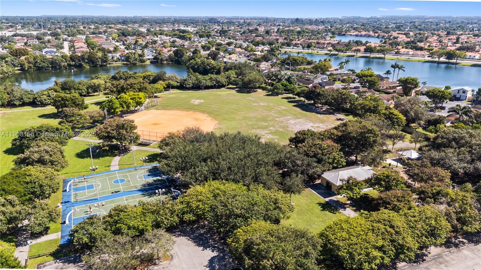 LAKES ON THE GREEN NORTH - Residential
