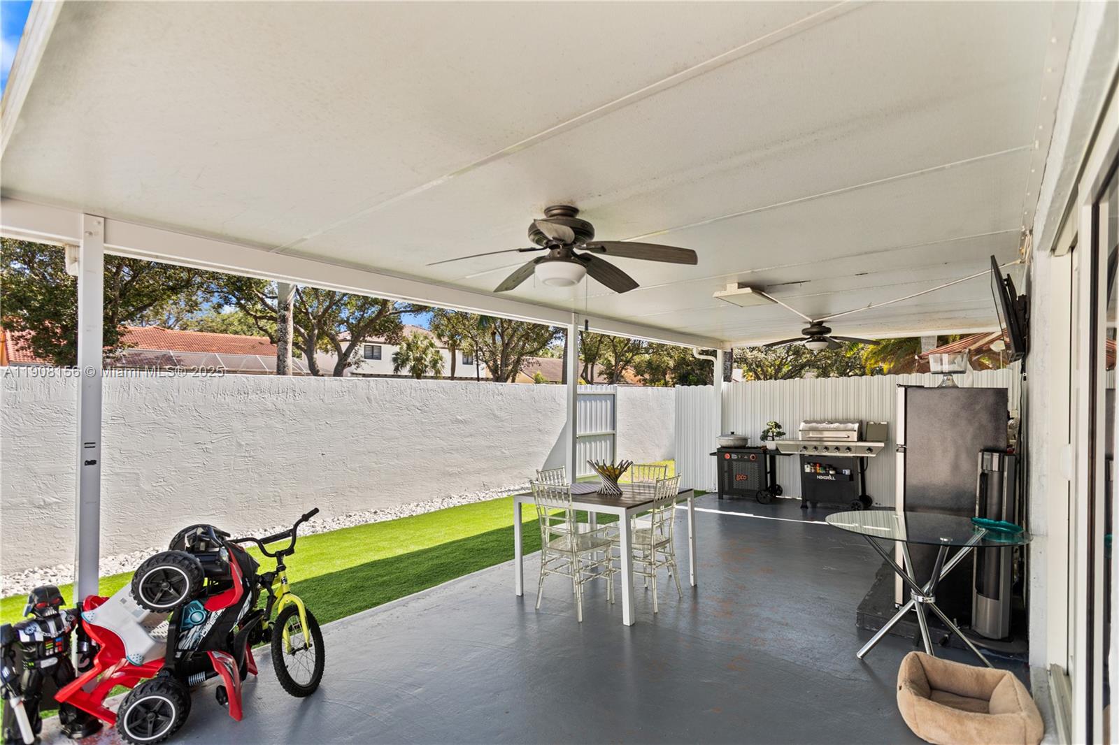 LAKES ON THE GREEN NORTH - Residential