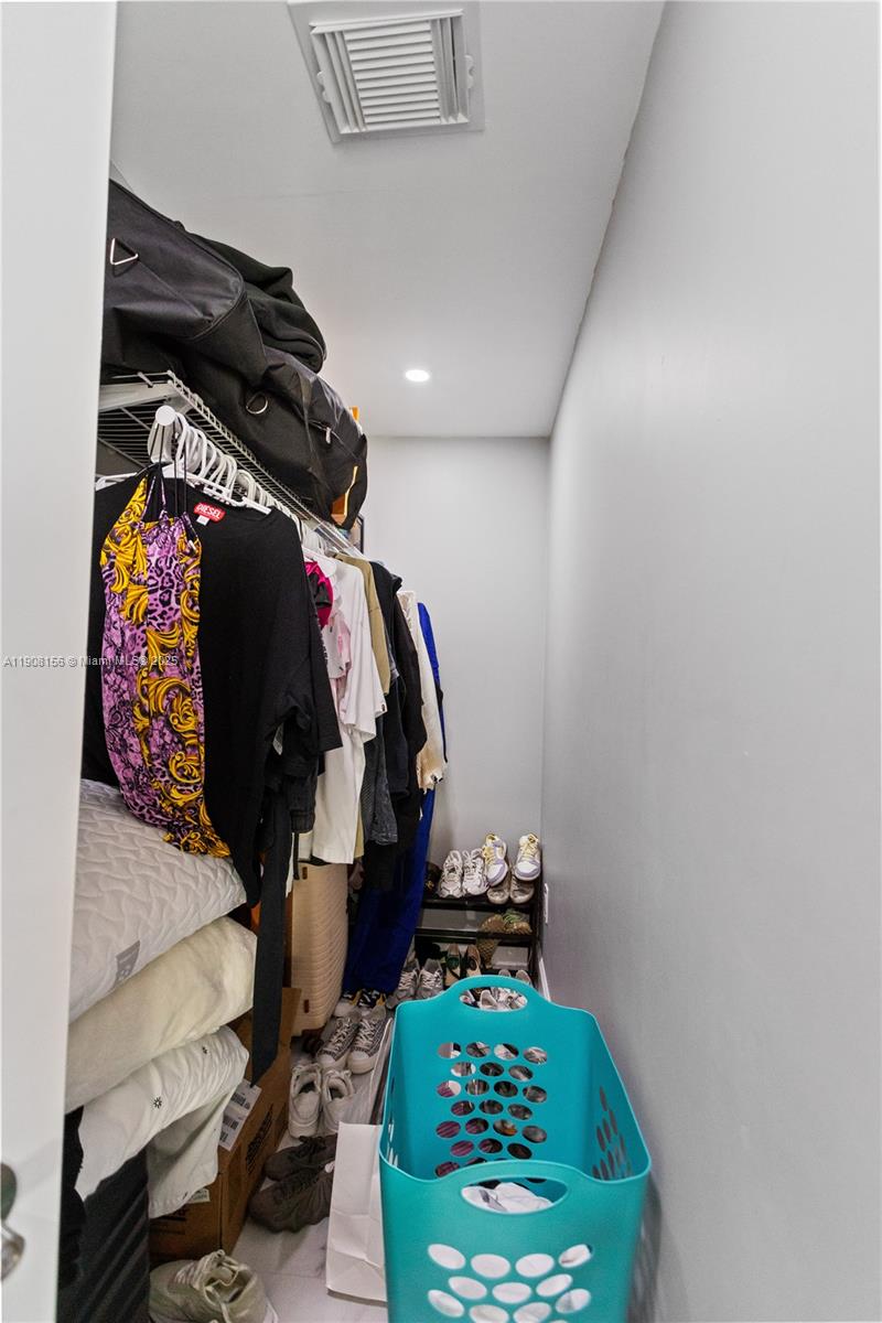 LAKES ON THE GREEN NORTH - Residential