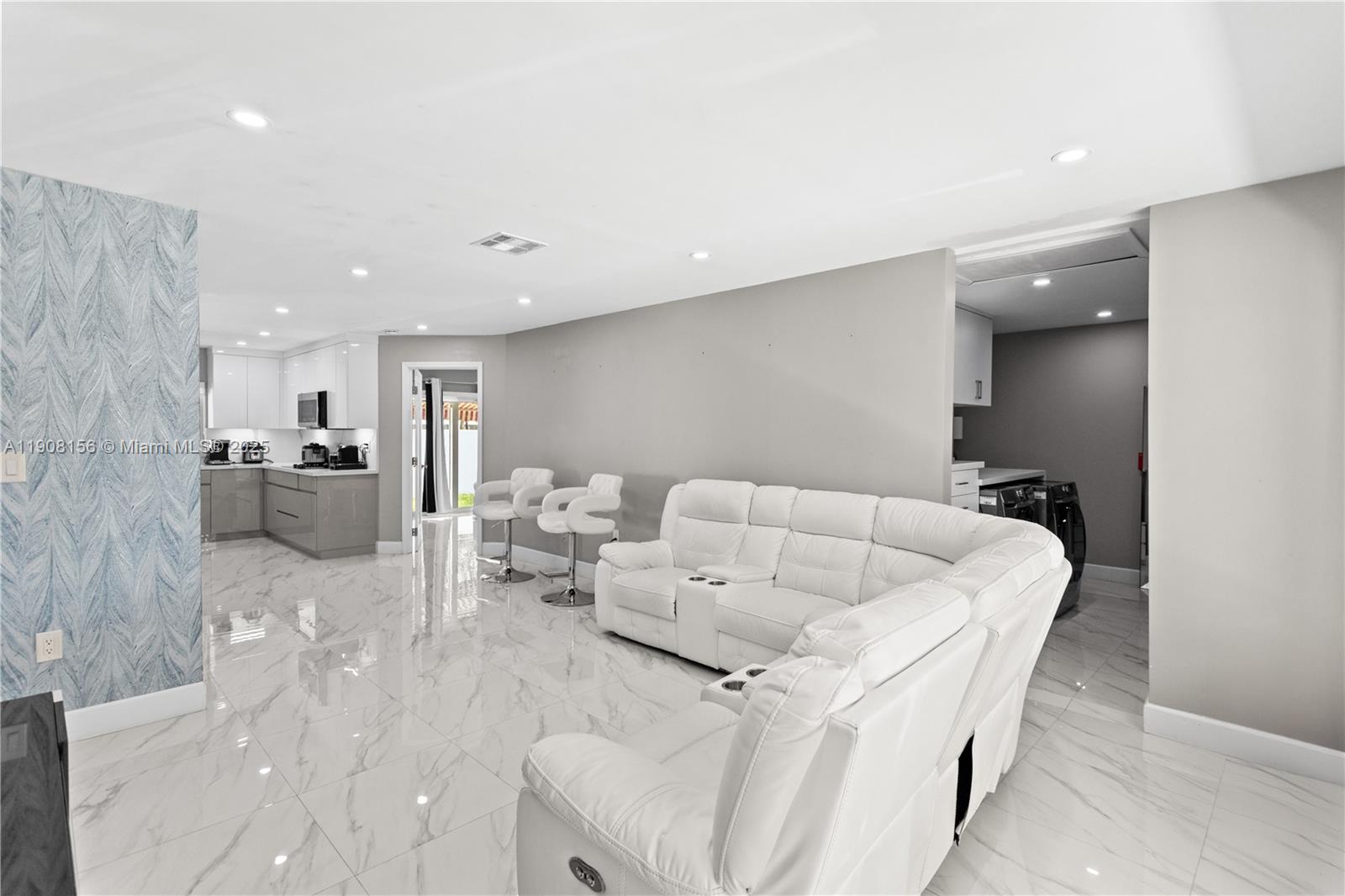 LAKES ON THE GREEN NORTH - Residential