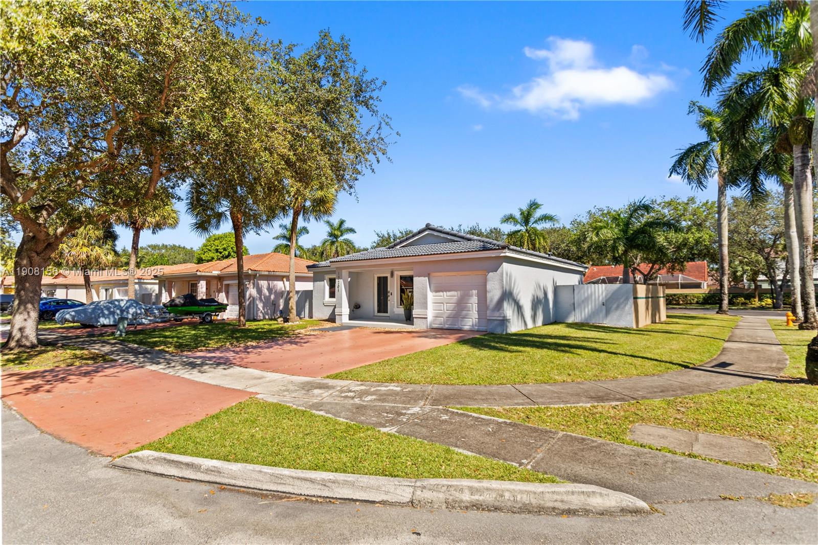 LAKES ON THE GREEN NORTH - Residential