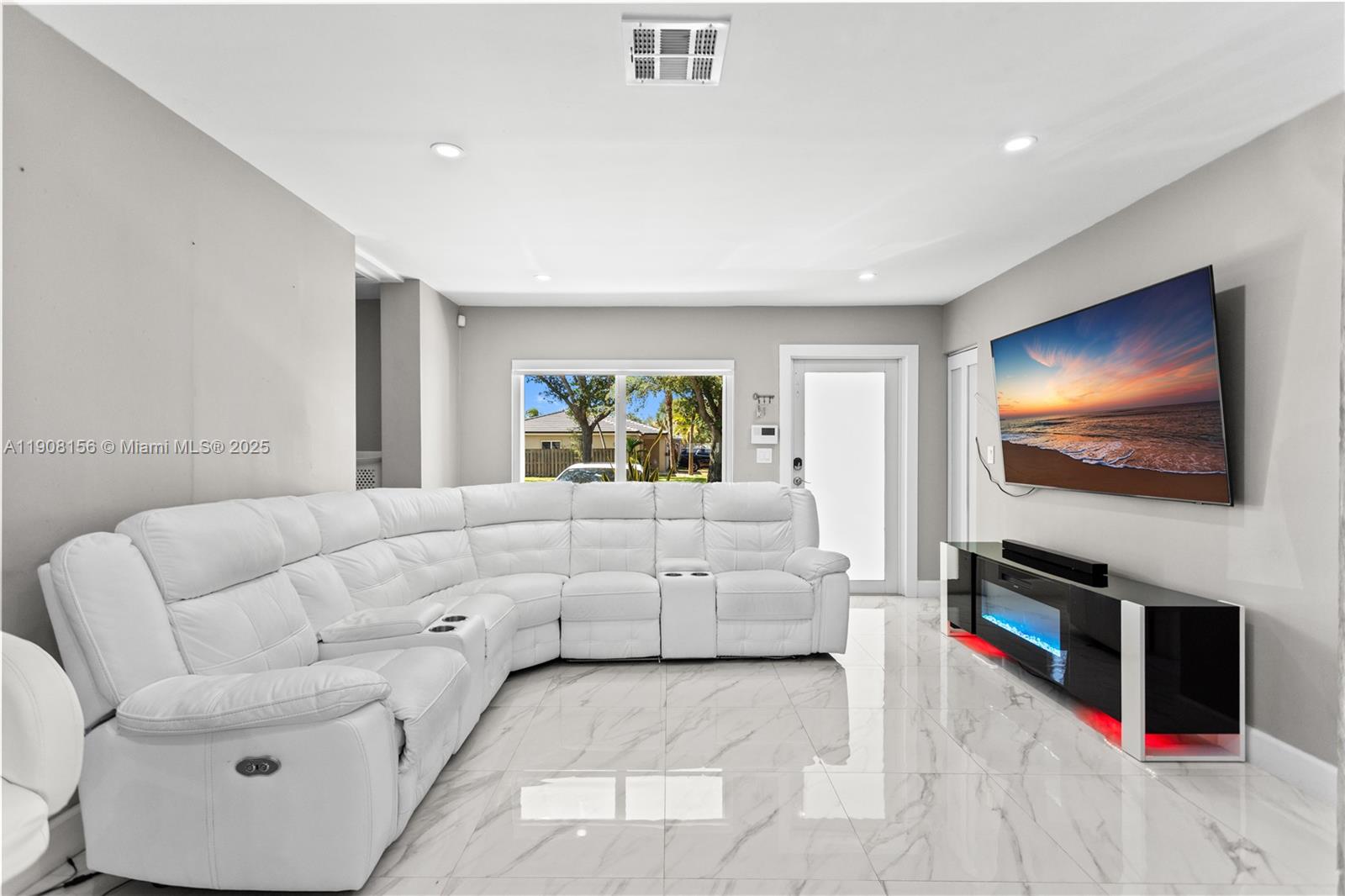 LAKES ON THE GREEN NORTH - Residential