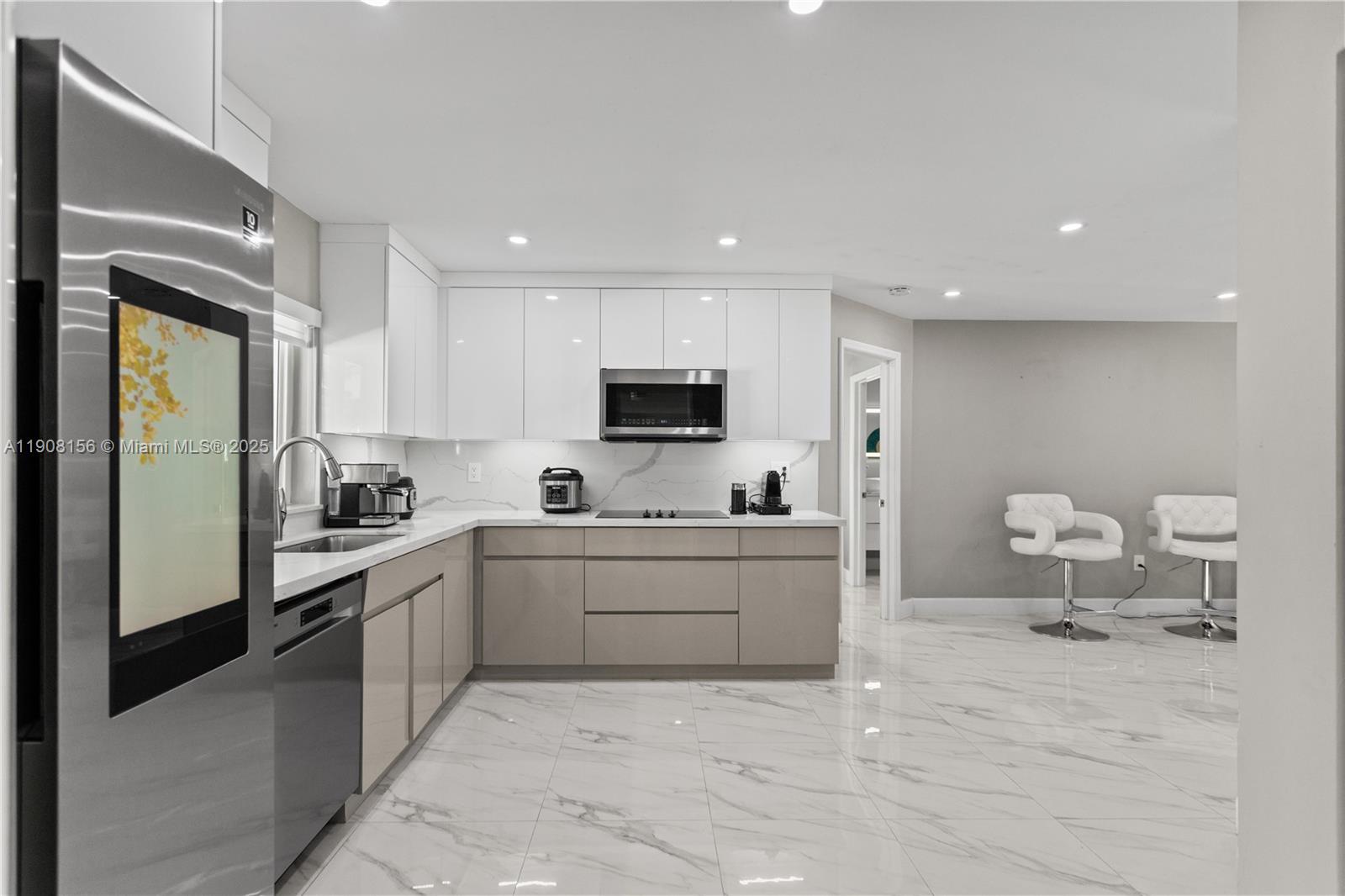 LAKES ON THE GREEN NORTH - Residential