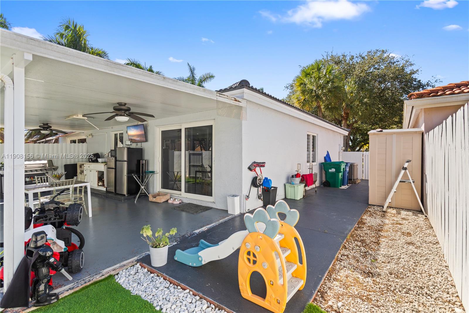 LAKES ON THE GREEN NORTH - Residential