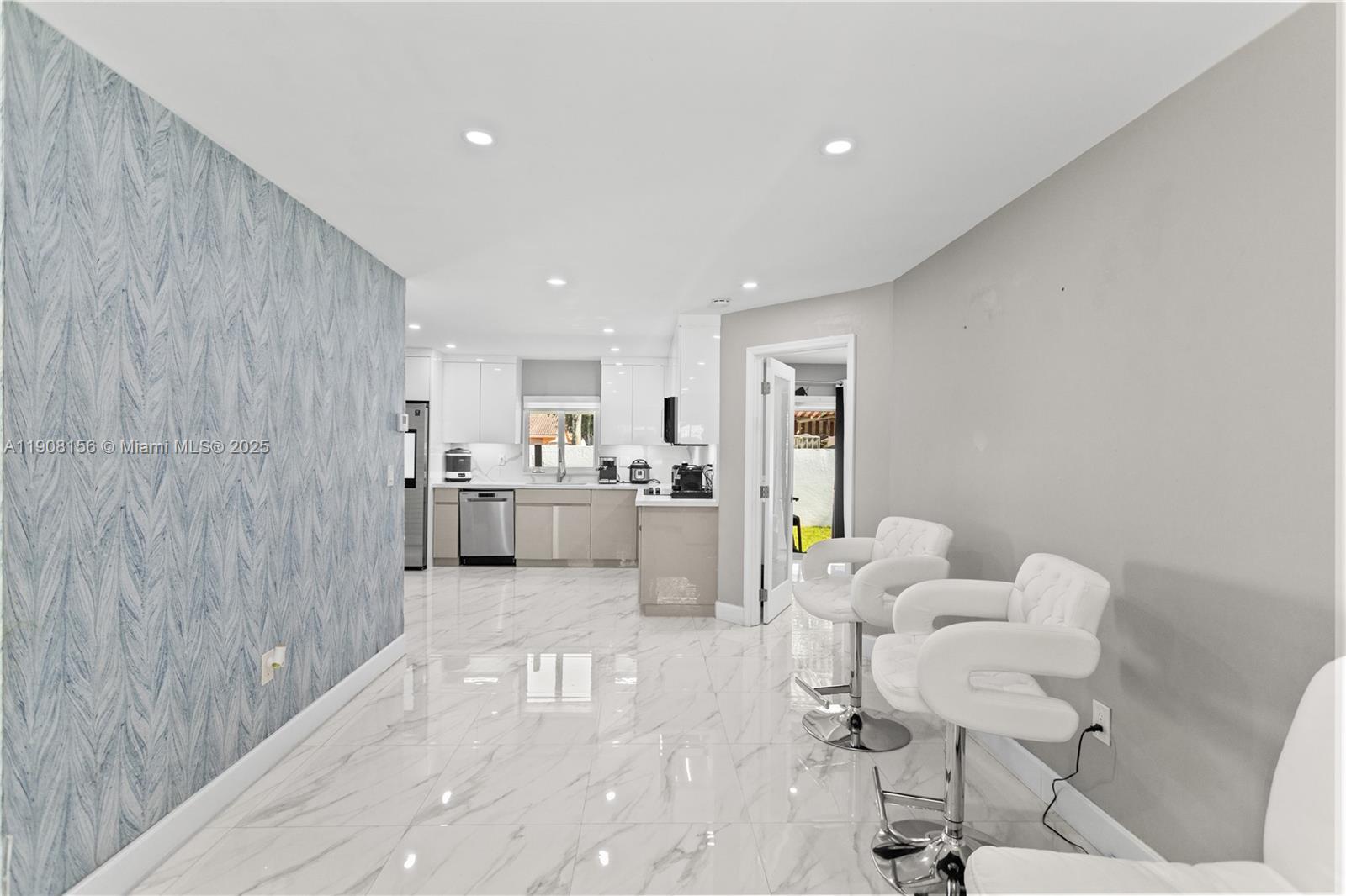 LAKES ON THE GREEN NORTH - Residential