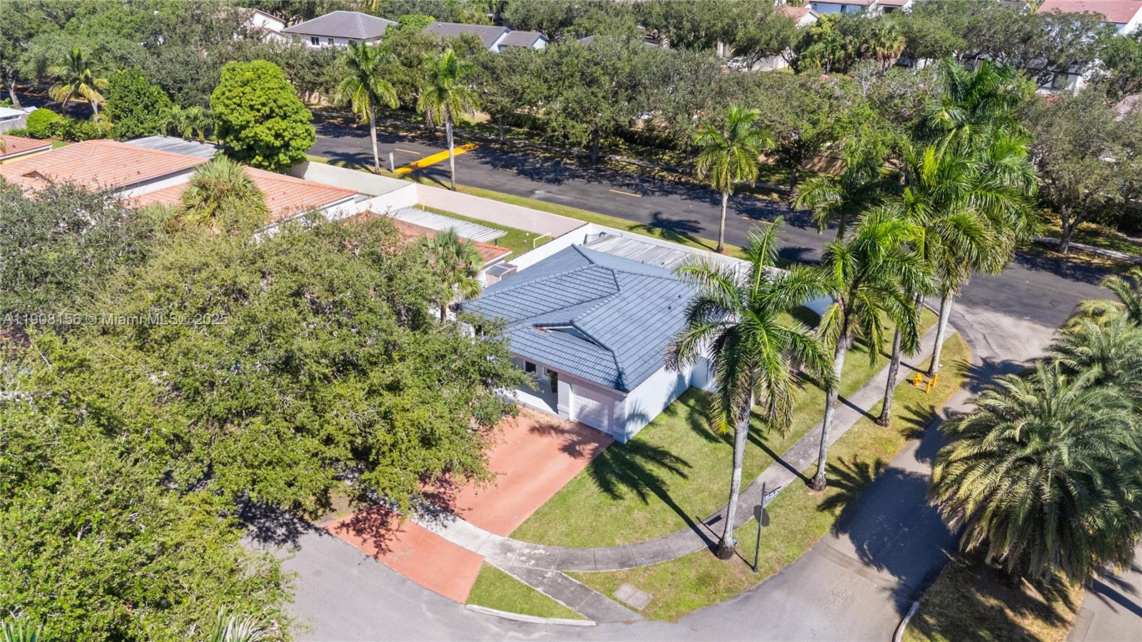 LAKES ON THE GREEN NORTH - Residential