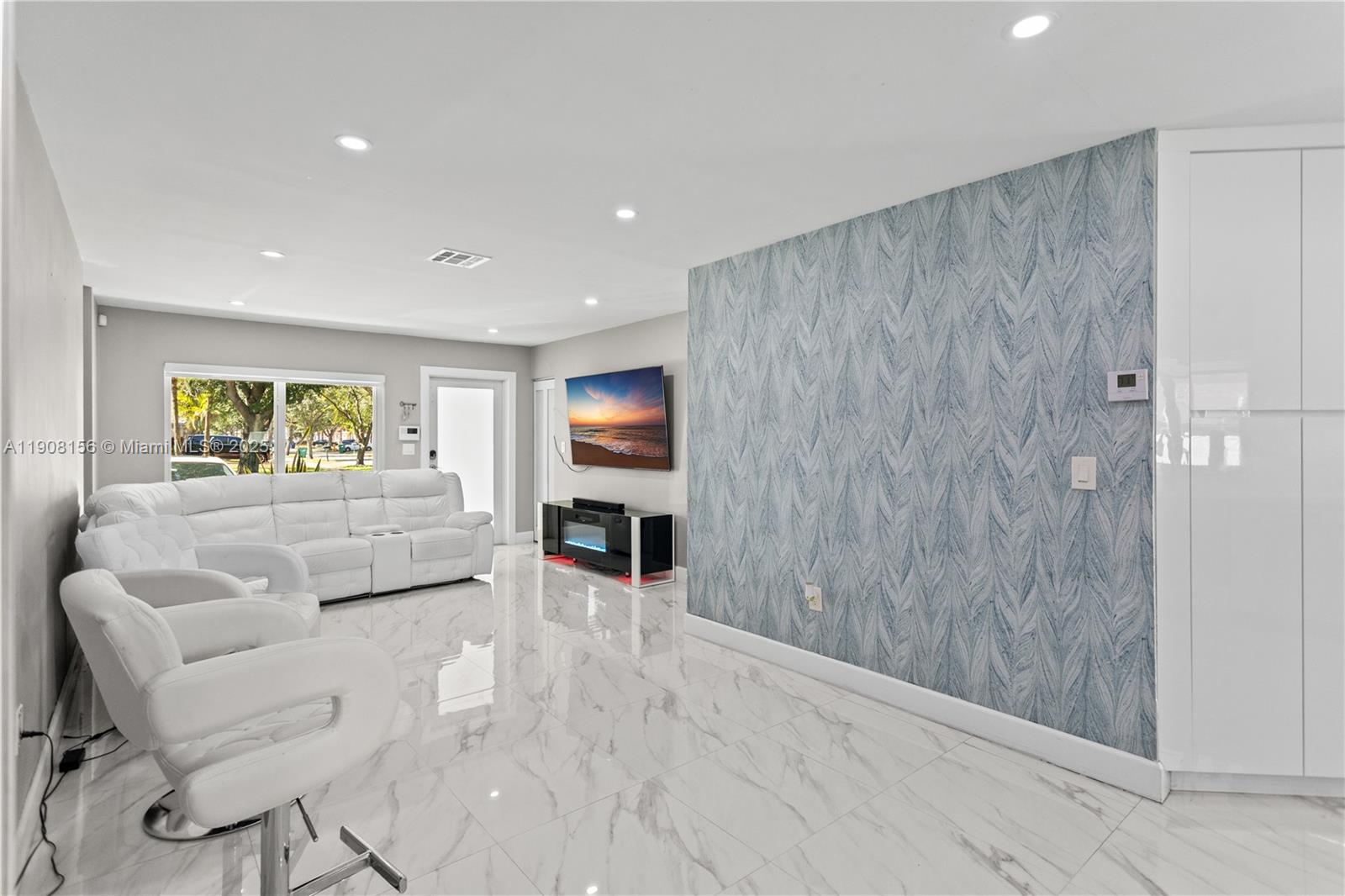 LAKES ON THE GREEN NORTH - Residential