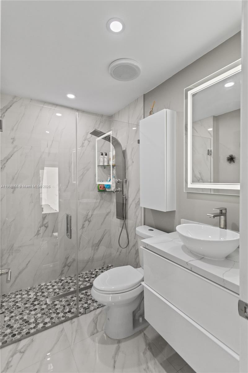 LAKES ON THE GREEN NORTH - Residential