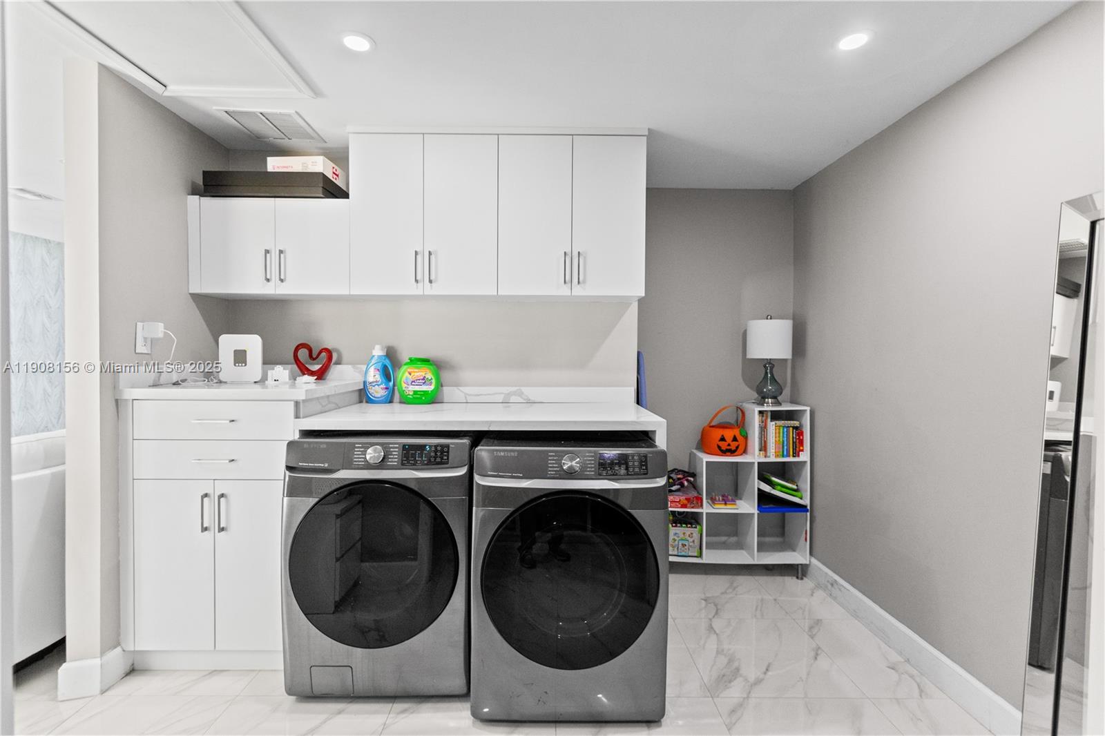 LAKES ON THE GREEN NORTH - Residential