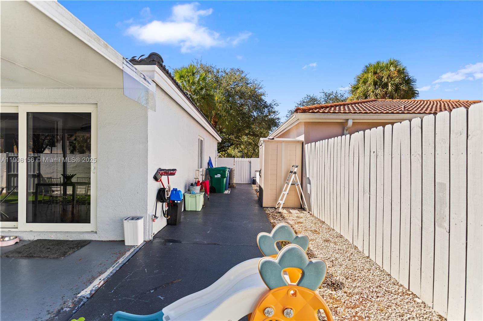 LAKES ON THE GREEN NORTH - Residential