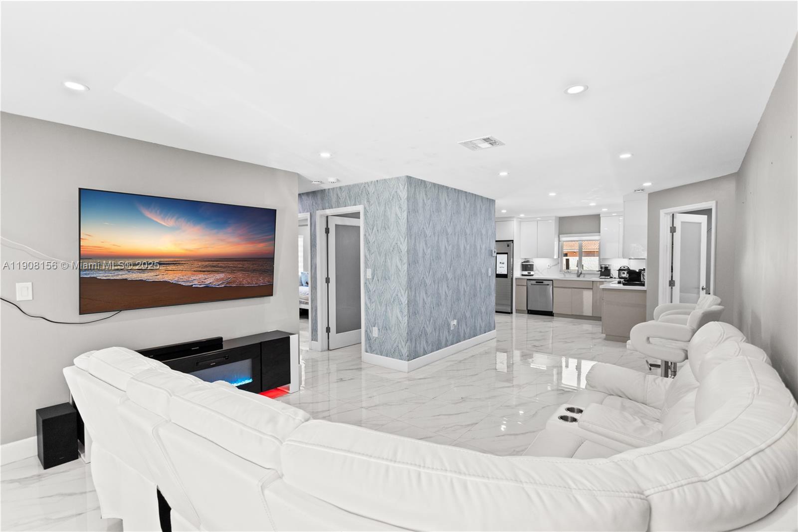 LAKES ON THE GREEN NORTH - Residential