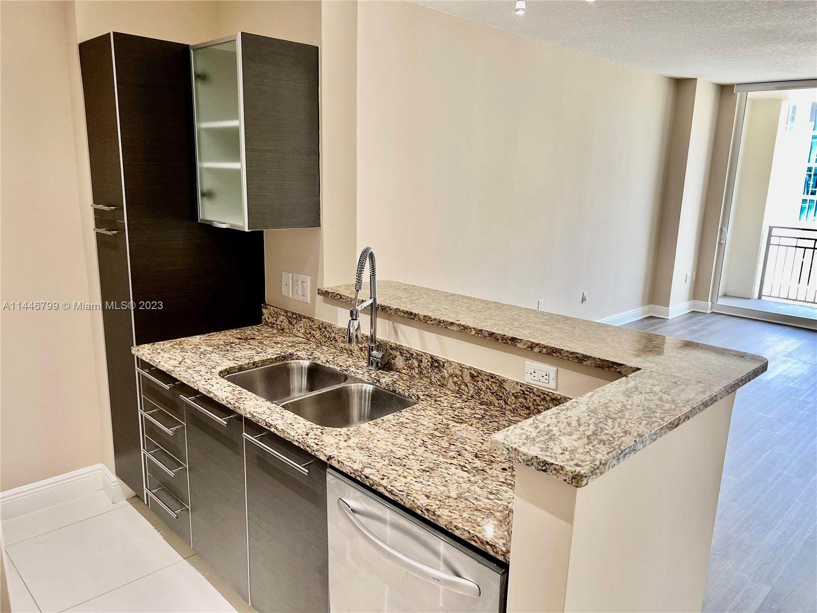 CITYPLACE SOUTH TOWER CON - Residential Lease