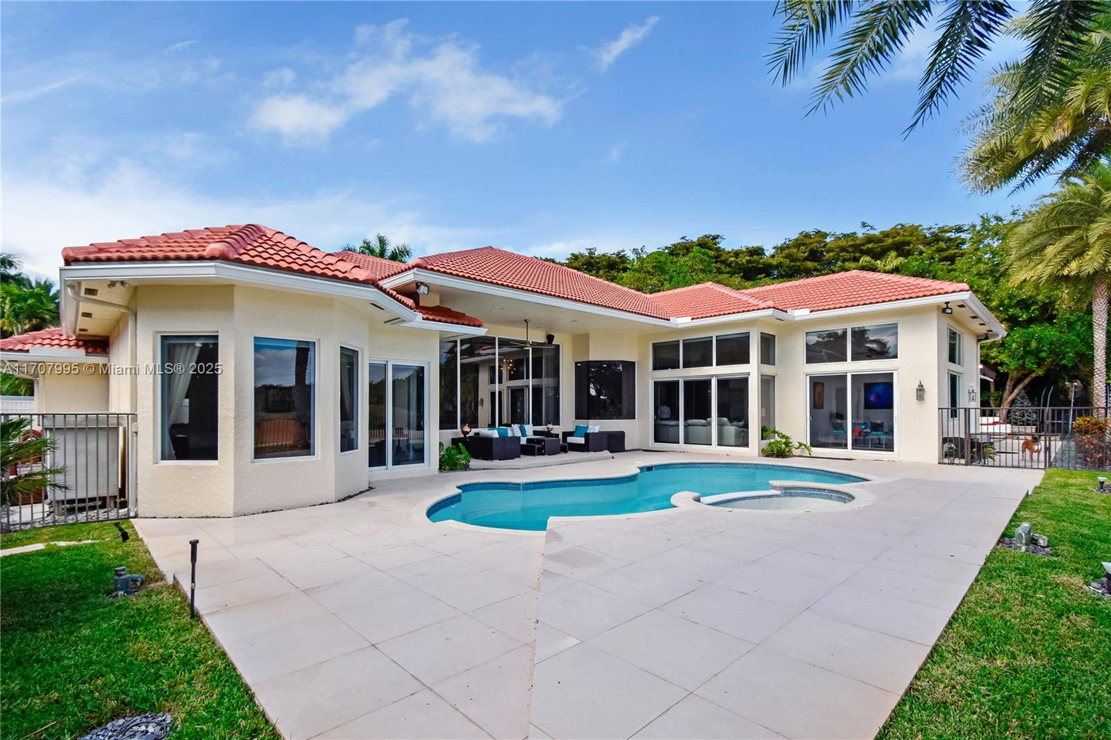 2445 Provence Cir