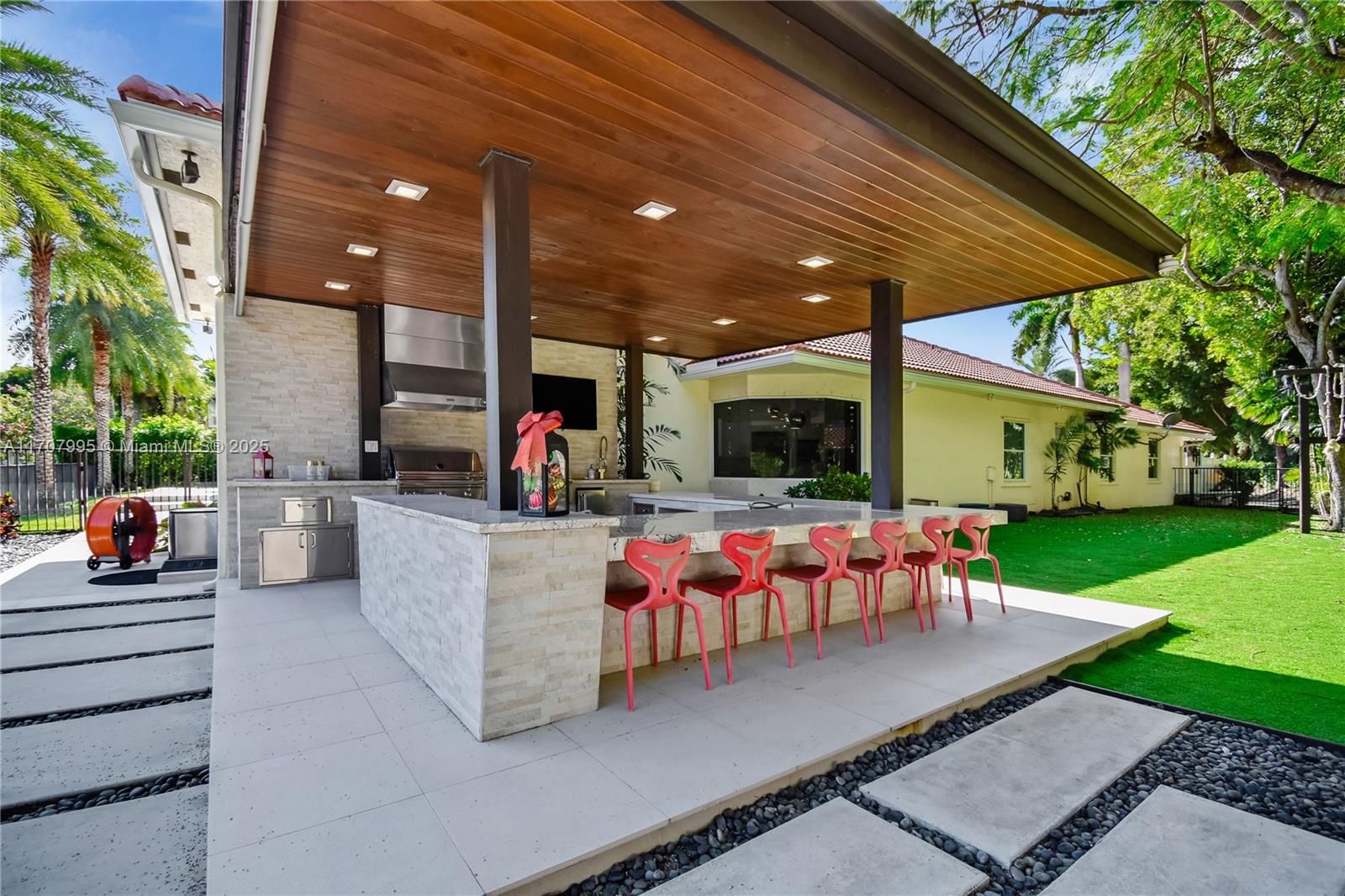 2445 Provence Cir