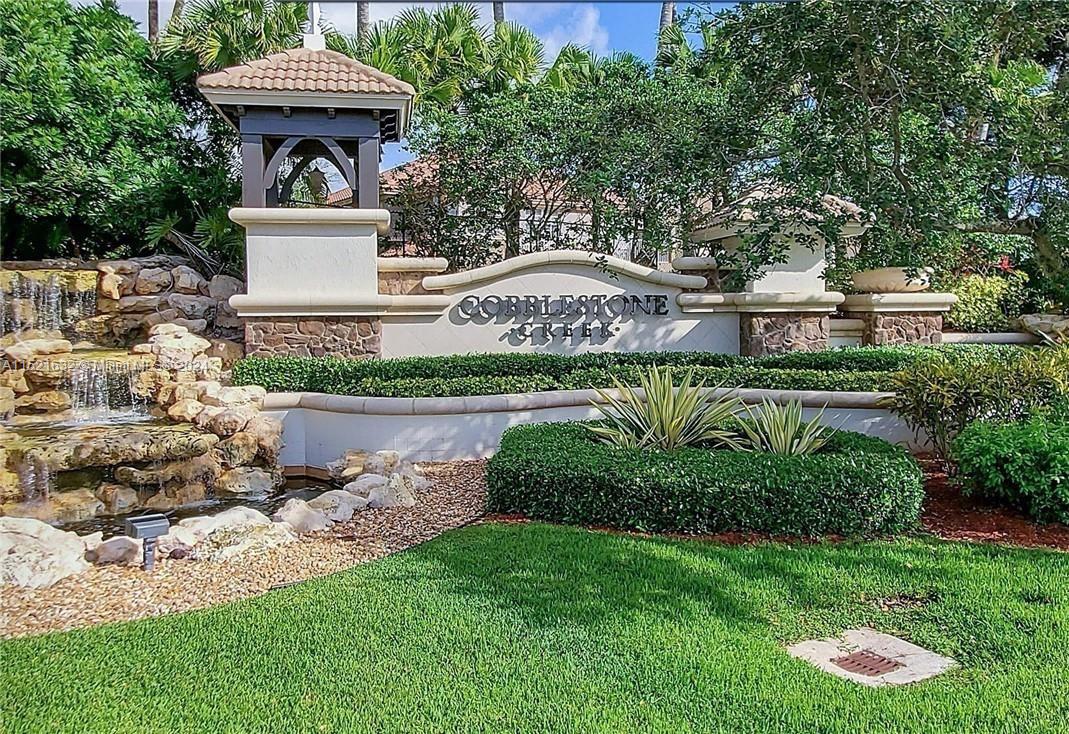 Property for Sale at 8821 Cobblestone Point Cir Cir, Boynton Beach, Palm Beach County, Florida - Bedrooms: 5 
Bathrooms: 3  - $819,000