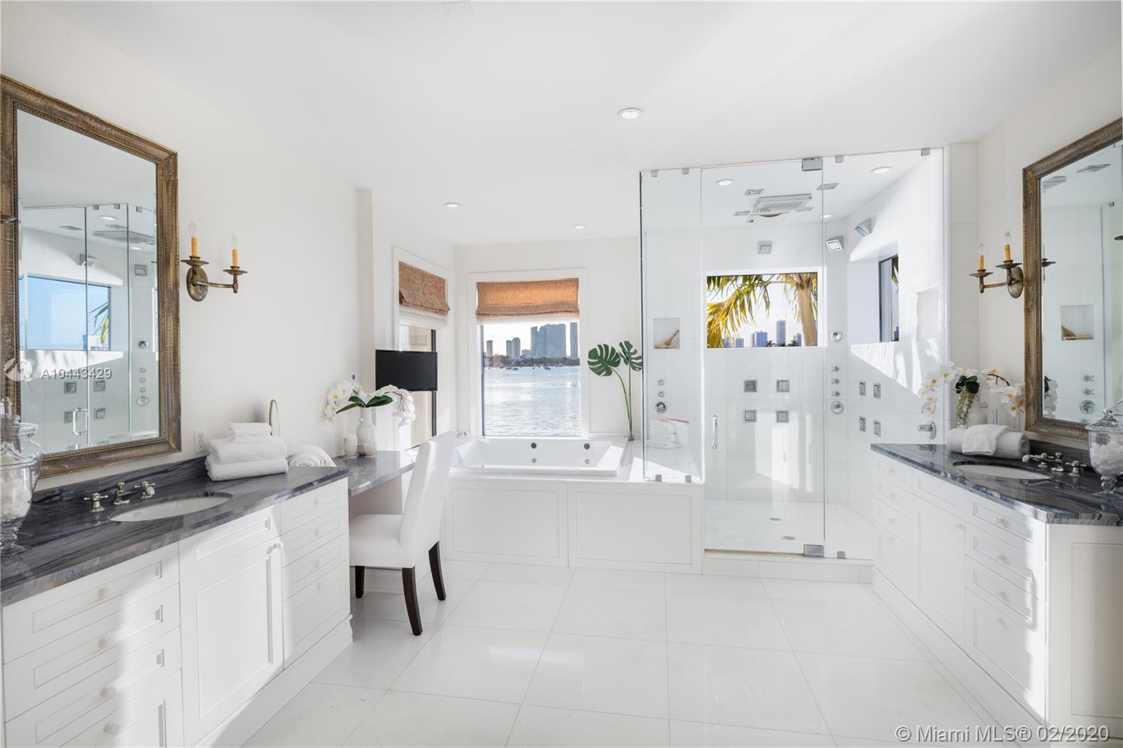 SAN MARINO ISLAND - Residential